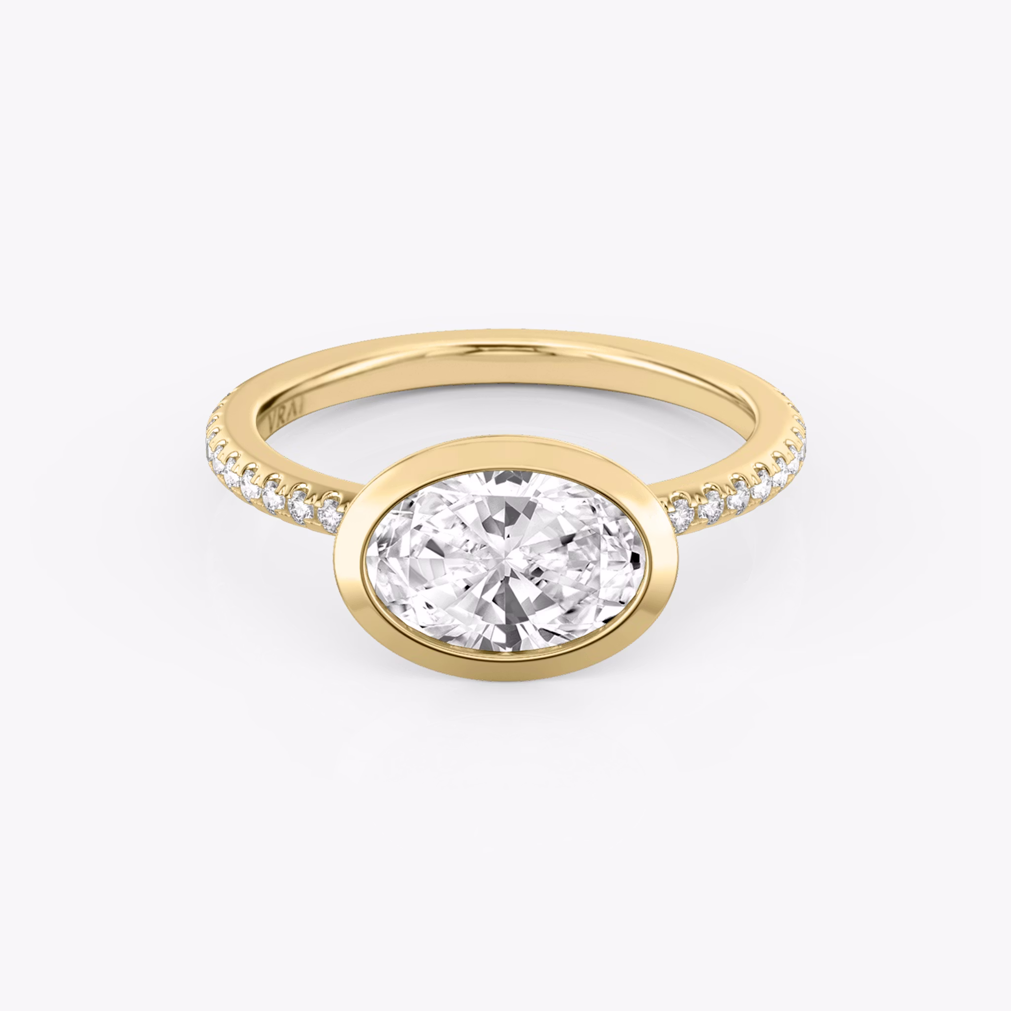 The Signature Bezel | Oval | 18k | Yellow Gold | bandAccent: Pavé | diamondOrientation: horizontal | caratWeight: other