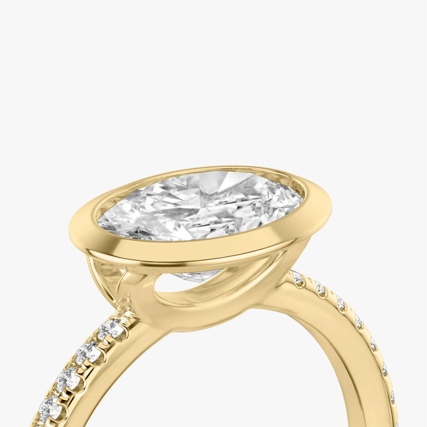 The Signature Bezel | Oval | 18k | Yellow Gold | bandAccent: Pavé | diamondOrientation: horizontal | caratWeight: other