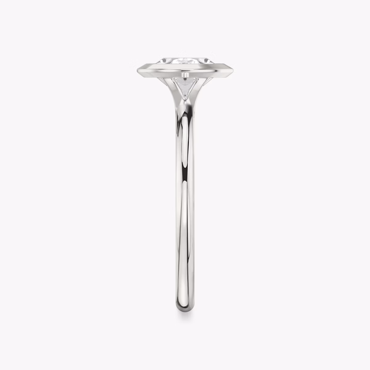Signature Bezel | Oval | 18k | Weißgold | bandAccent: Ohne Pavé-Besatz | diamondOrientation: horizontal | caratWeight: other