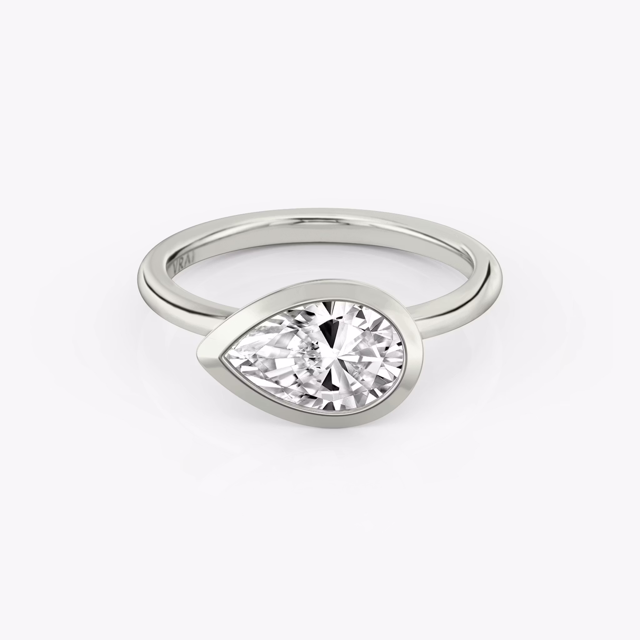 The Signature Bezel Pear | Platinum