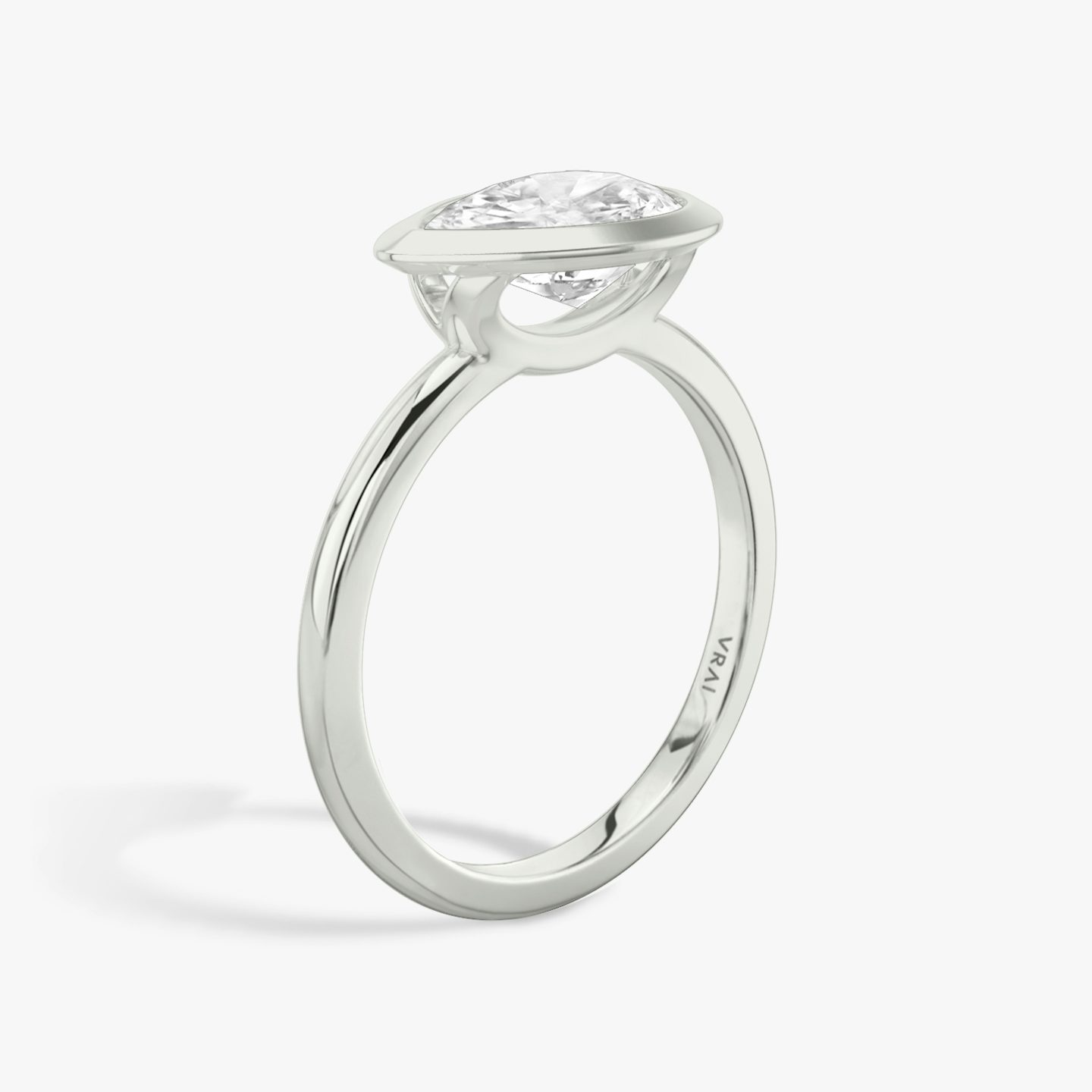 The Signature Bezel | Pear | Platinum | bandAccent: Plain | diamondOrientation: horizontal | caratWeight: other
