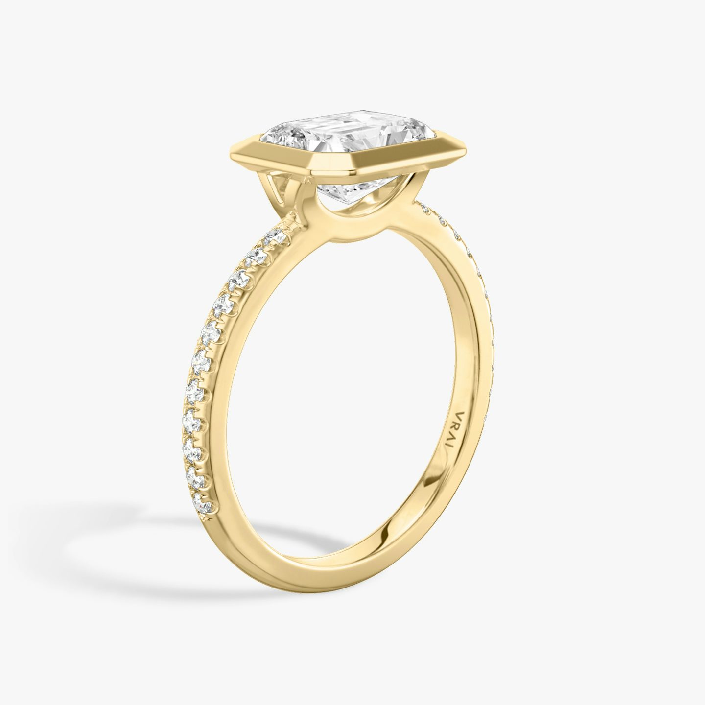 The Signature Bezel | Radiant | 18k | Yellow Gold | bandAccent: Pavé | diamondOrientation: horizontal | caratWeight: other