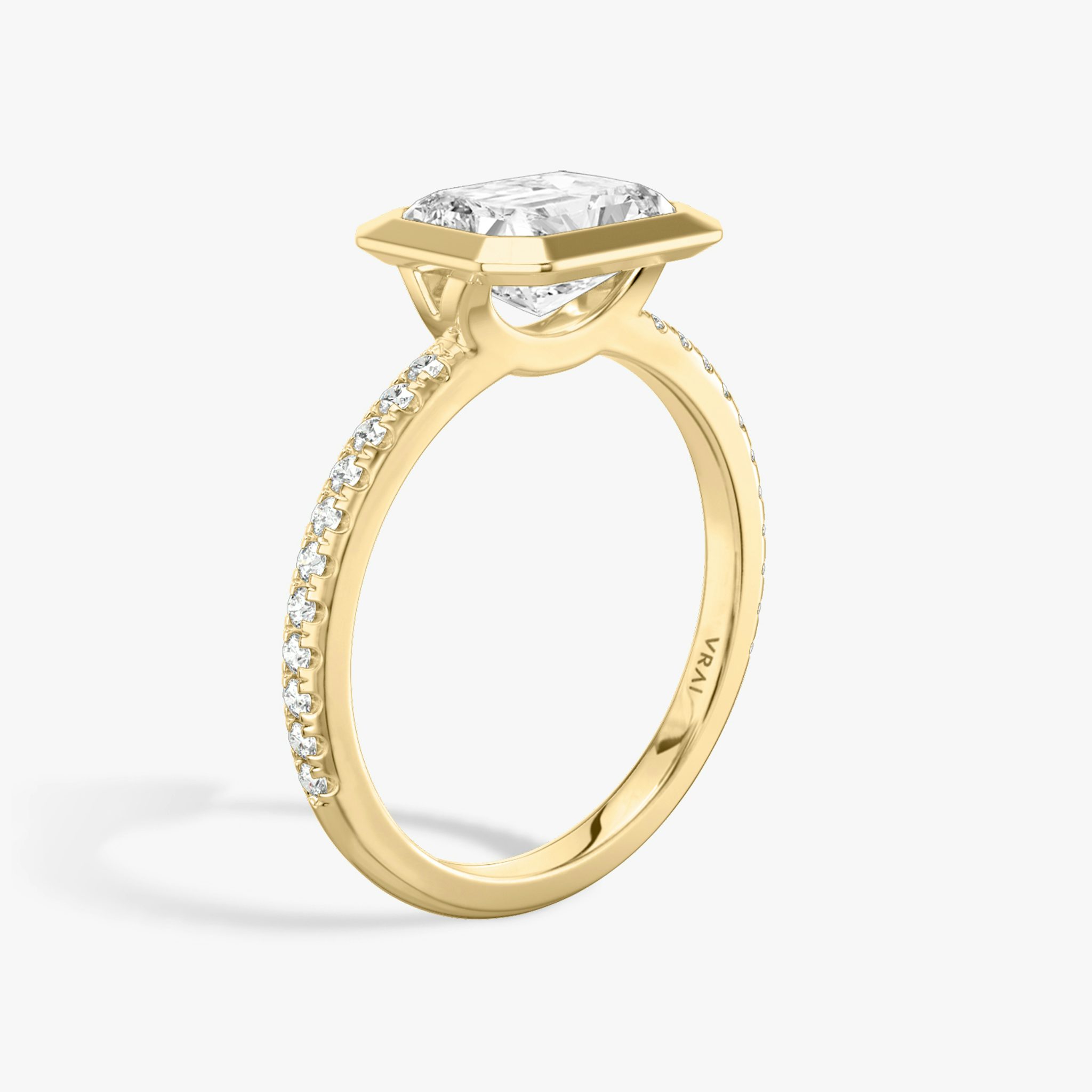 The Signature Bezel | Radiant | 18k | Yellow Gold | bandAccent: Pavé | diamondOrientation: horizontal | caratWeight: other