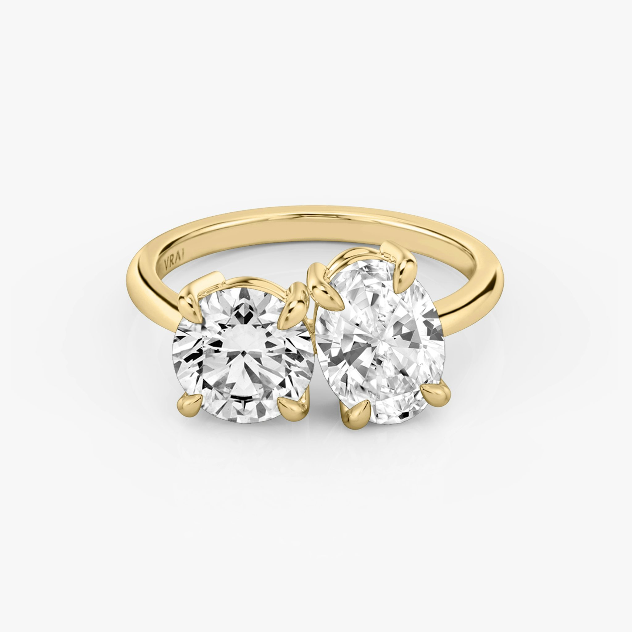 The Toi et Moi | Round Brilliant and Oval | 18k | Yellow Gold | bandAccent: Plain | diamondOrientation: vertical | caratWeight: other
