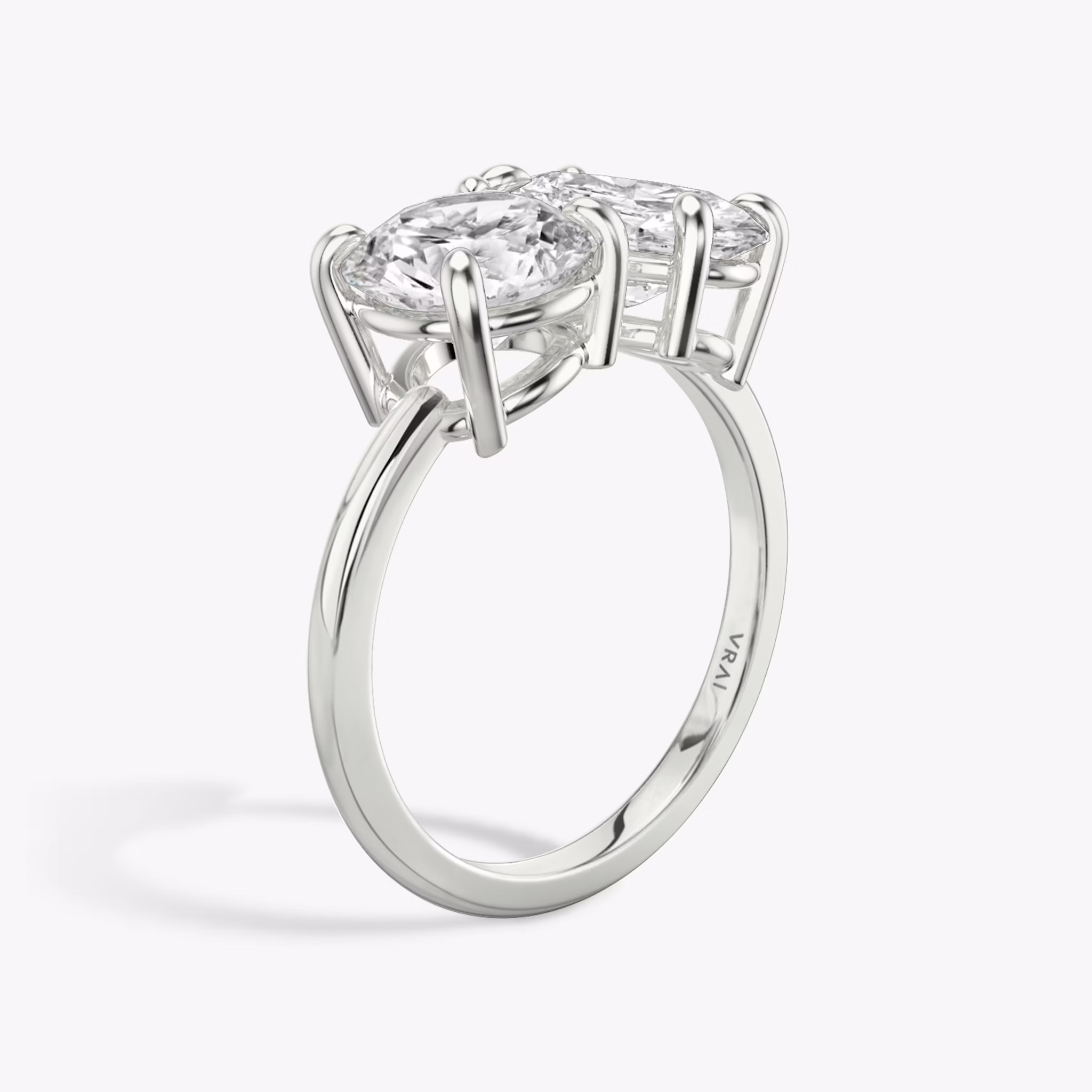 The Toi et Moi | Round Brilliant and Oval | Platinum | bandAccent: Plain | diamondOrientation: vertical | caratWeight: other