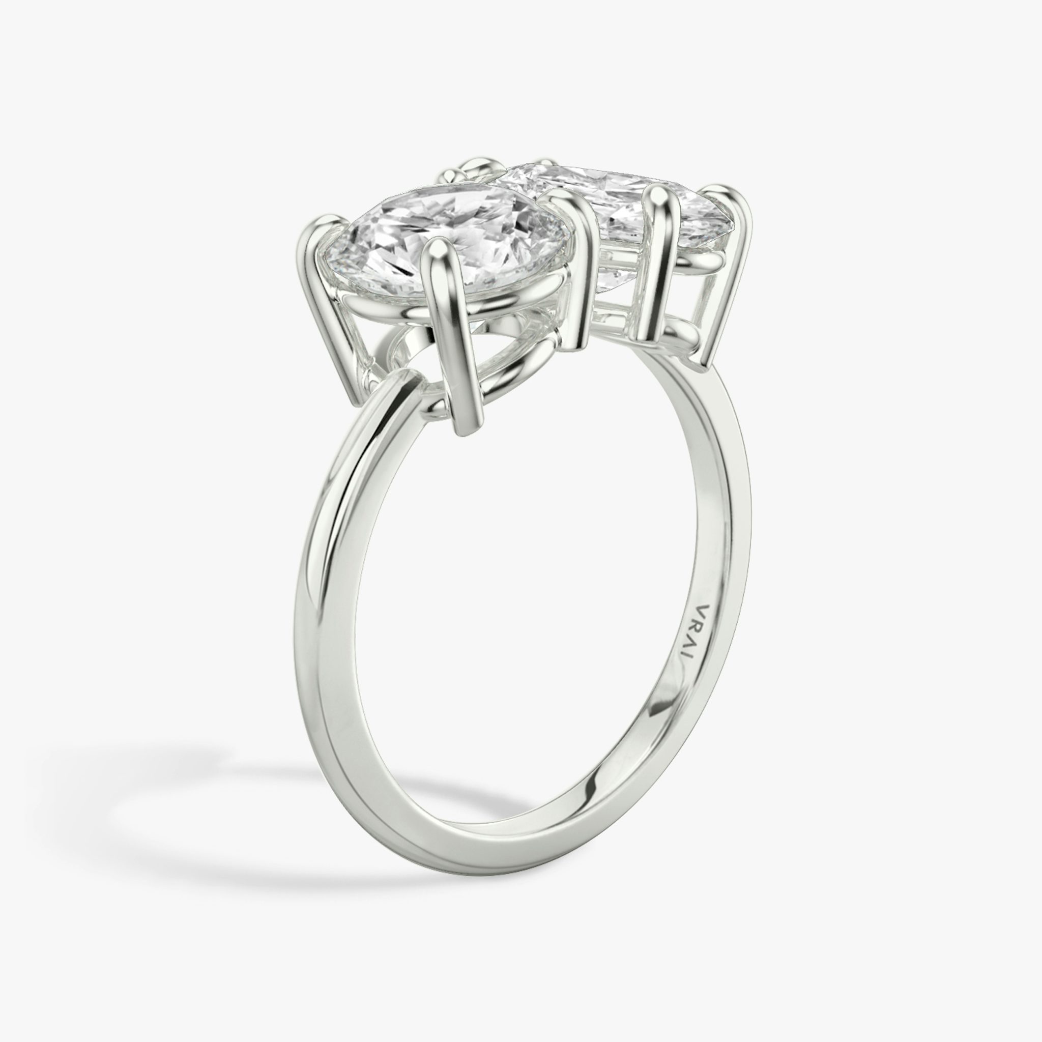 The Toi et Moi | Round Brilliant and Oval | Platinum | bandAccent: Plain | diamondOrientation: vertical | caratWeight: other