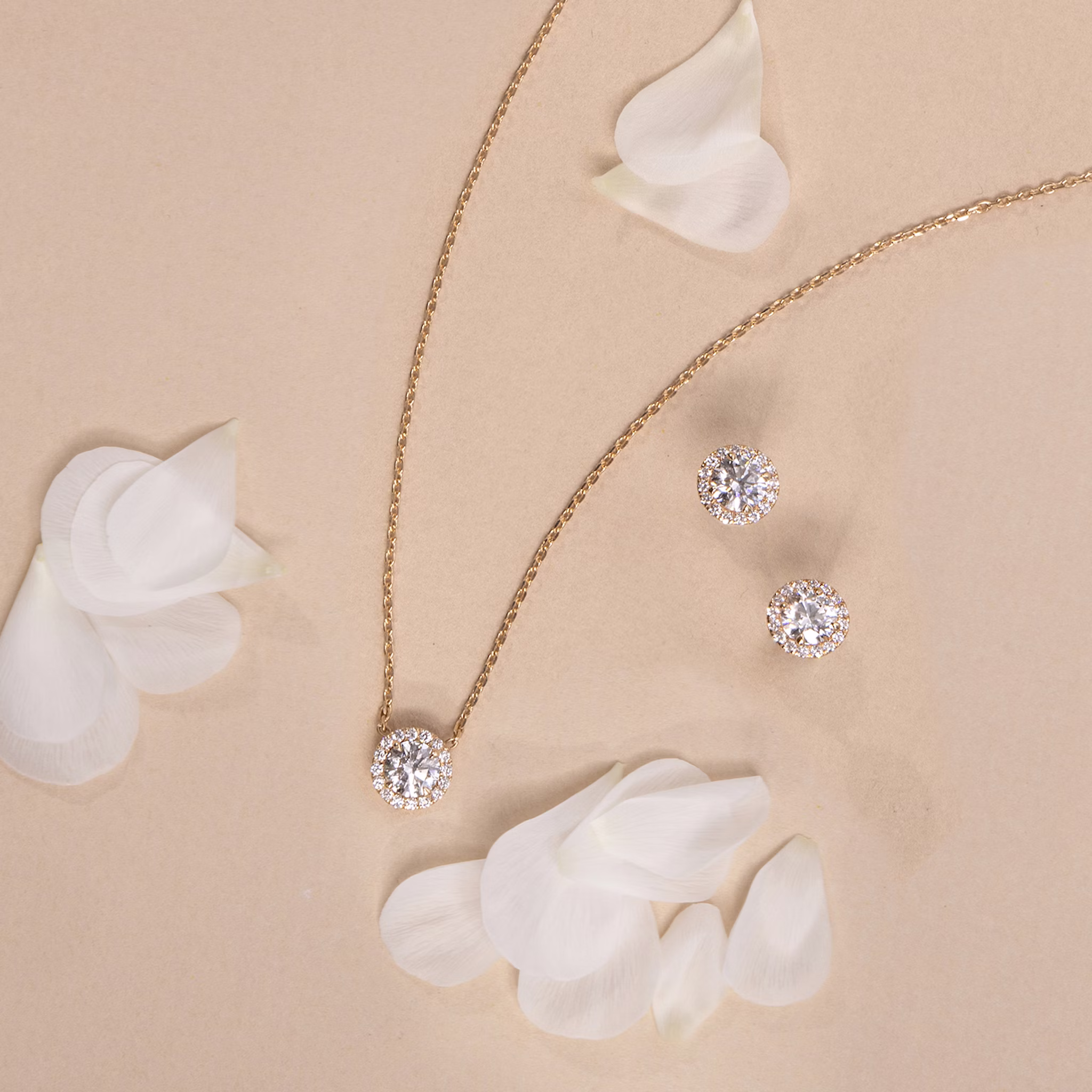 Halo Necklace | Round Brilliant | 14k | Yellow Gold | caratWeight: 0.50ct