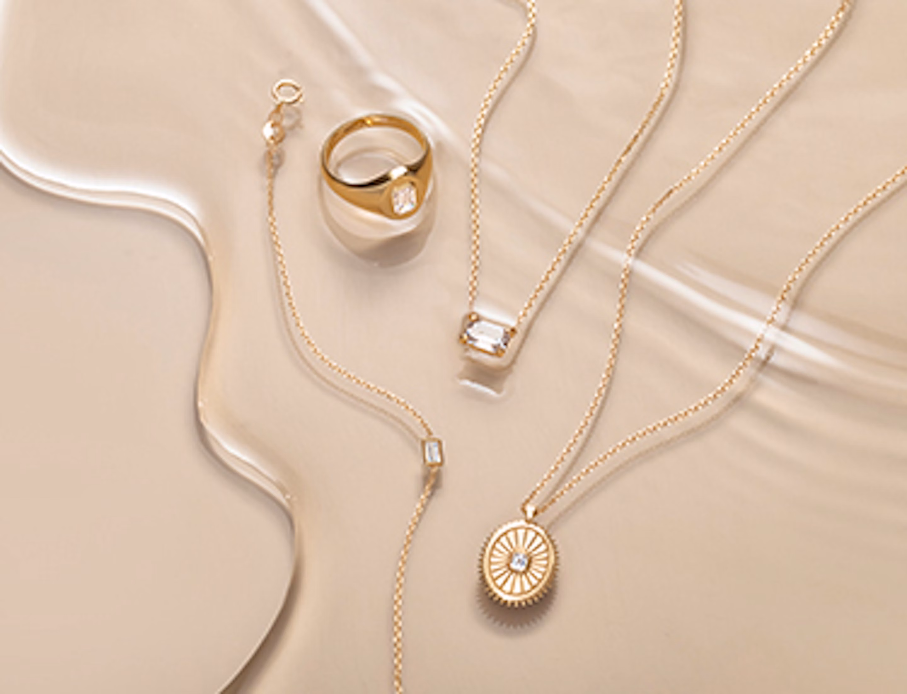 Shop fine jewelry with VRAI created diamonds