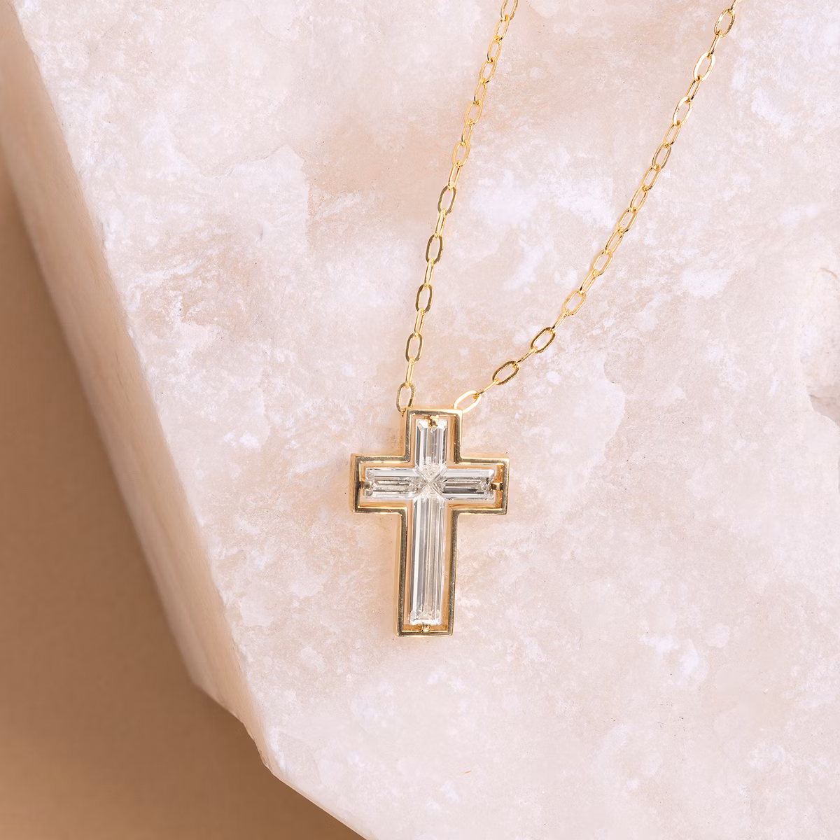 Suspended Solitaire Cross | cross | 18k | Yellow Gold | chainLength: 18-20