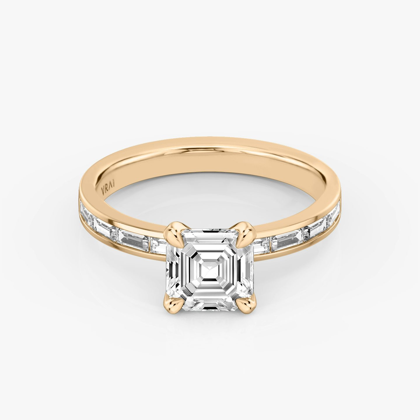 Devotion | Asscher | 14k | Roségold | bandAccent: Mit Pavé-Besatz | bandStoneShape: Baguette | bandStoneStyle: original | diamondOrientation: vertical | caratWeight: other