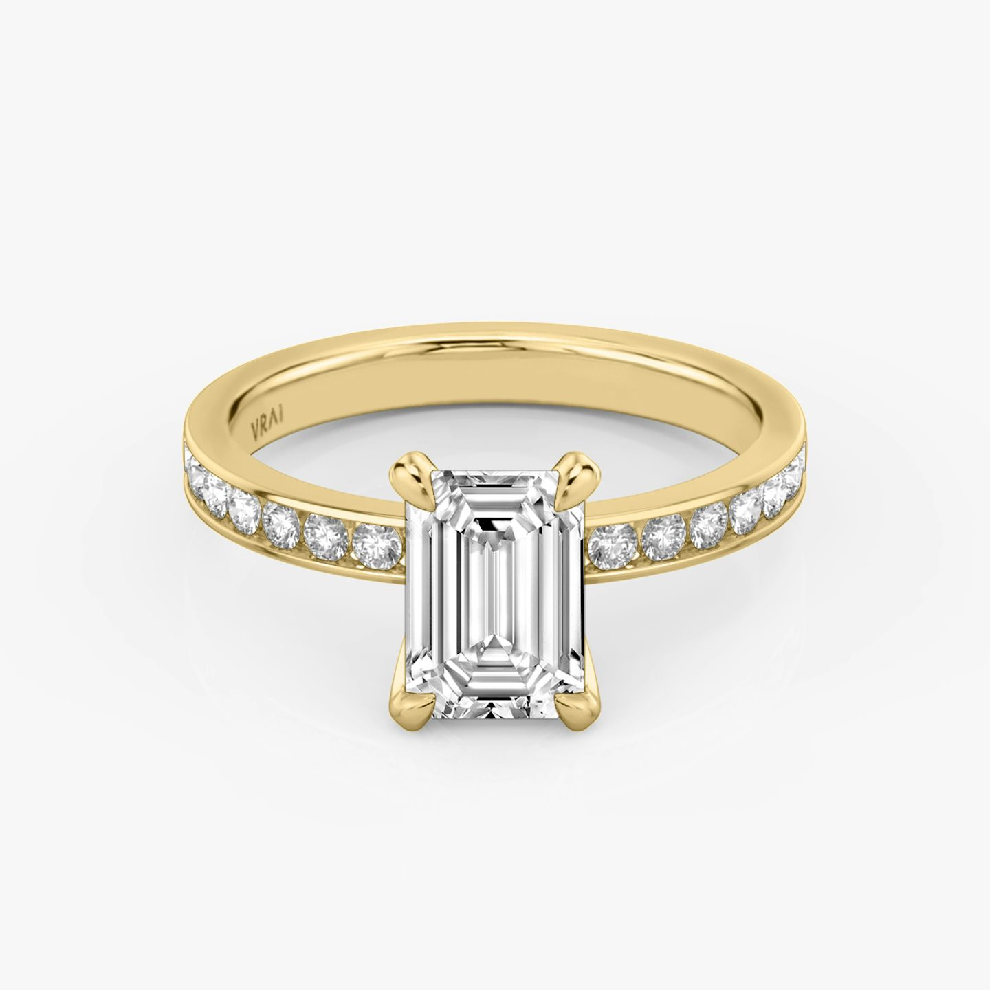 The Devotion | Emerald | 18k | Yellow Gold | bandAccent: Pavé | bandStoneShape: Round Brilliant | bandStoneStyle: large | diamondOrientation: vertical | caratWeight: other
