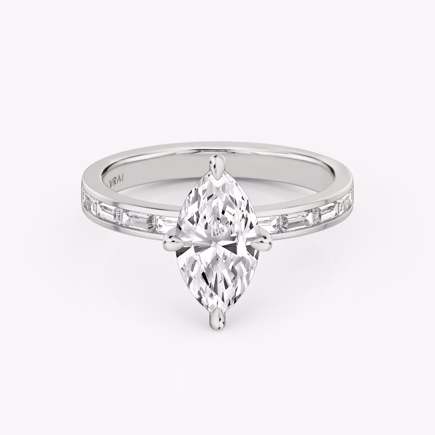 Anillo de compromiso Devotion | Marquise | Platino | bandAccent: Pavé | bandStoneShape: Baguette | bandStoneStyle: original | diamondOrientation: vertical | caratWeight: other