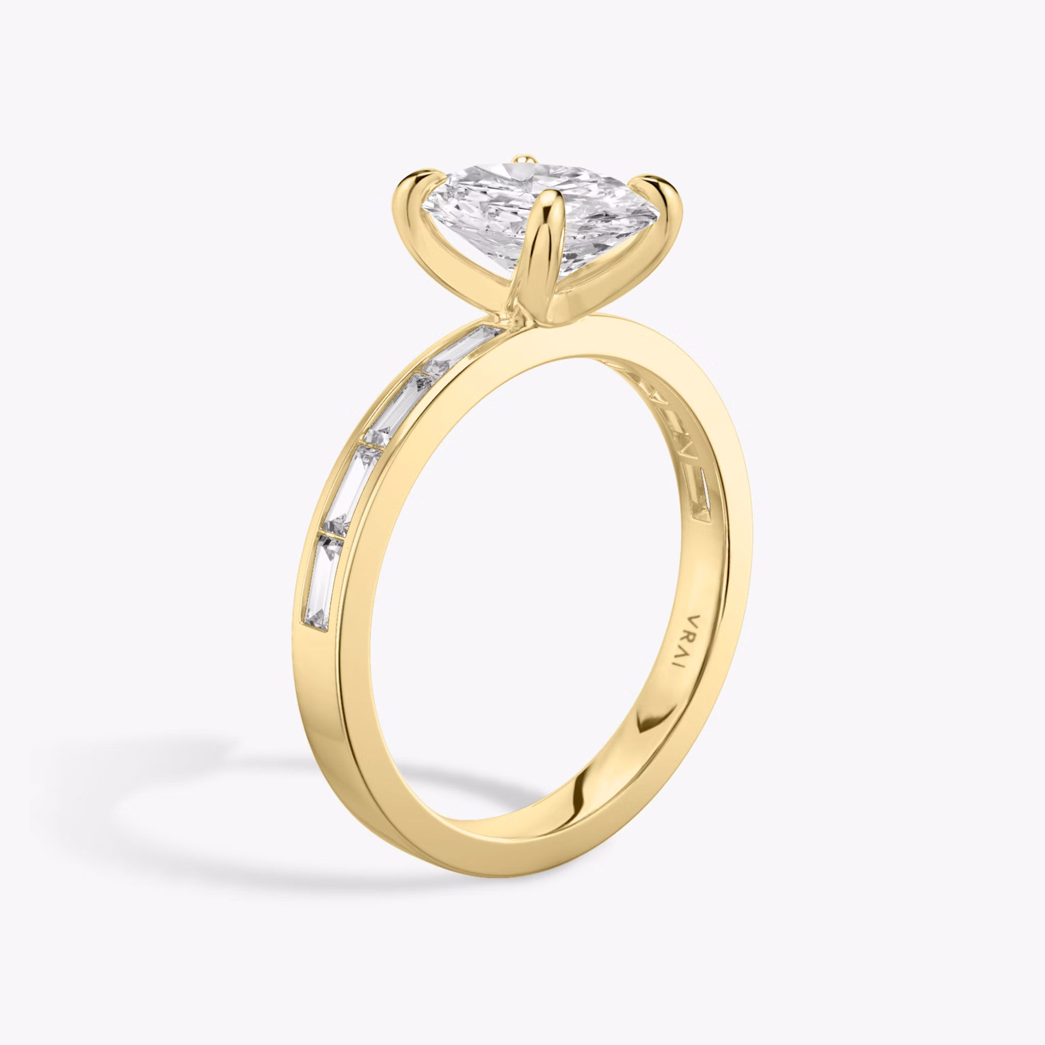The Devotion | Oval | 18k | Yellow Gold | bandAccent: Pavé | bandStoneShape: Baguette | bandStoneStyle: original | diamondOrientation: vertical | caratWeight: other