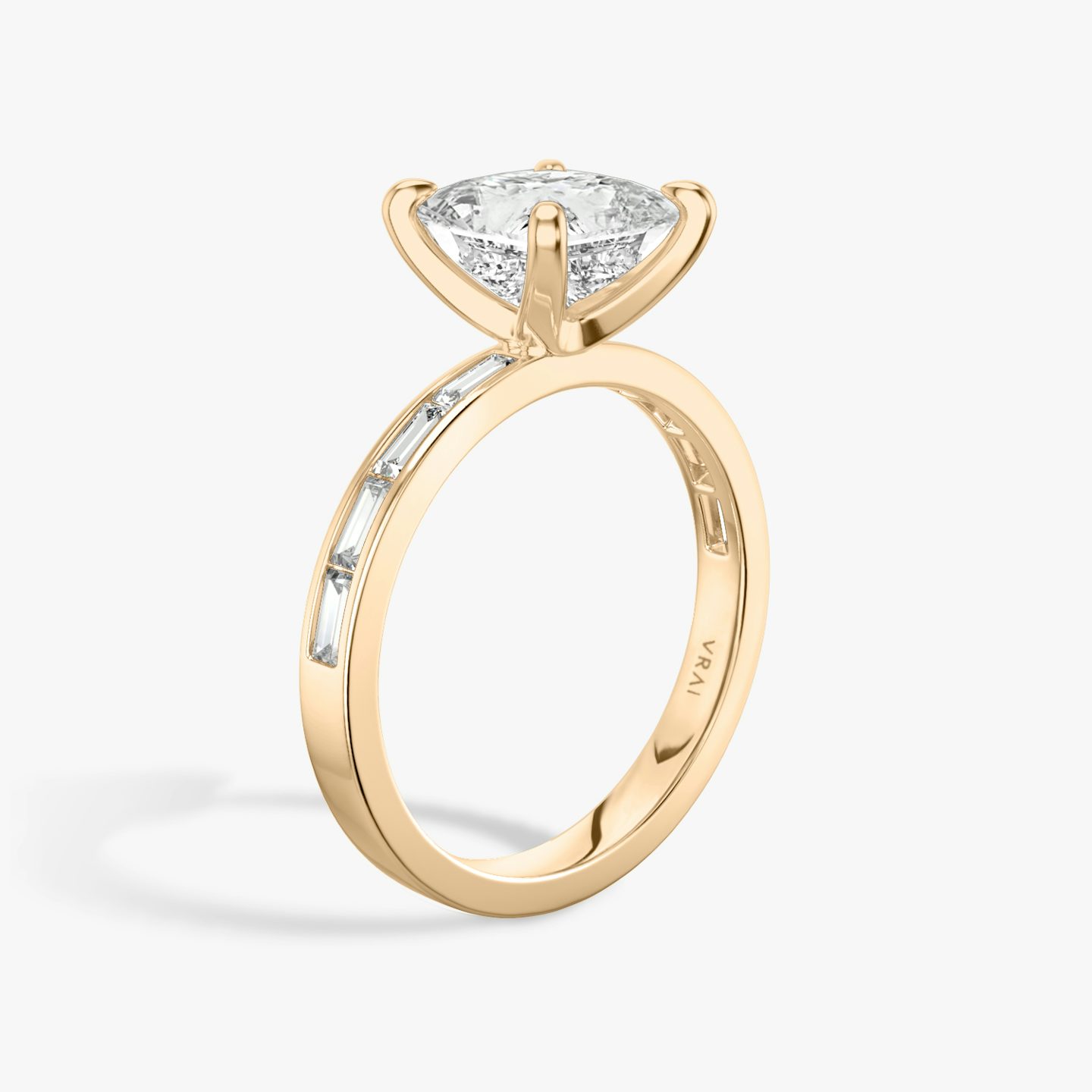 Devotion | Princess | 14k | Roségold | bandAccent: Mit Pavé-Besatz | bandStoneShape: Baguette | bandStoneStyle: original | diamondOrientation: vertical | caratWeight: other
