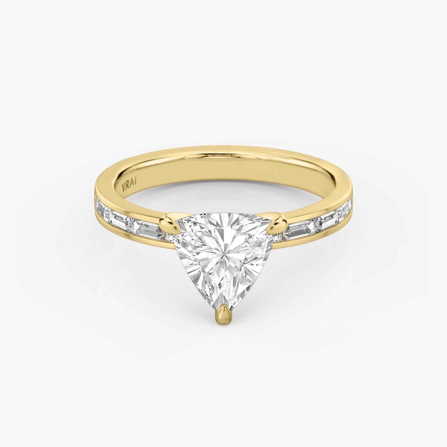 Devotion | Trillant | 18k | Gelbgold | bandAccent: Mit Pavé-Besatz | bandStoneShape: Baguette | bandStoneStyle: original | diamondOrientation: vertical | caratWeight: other