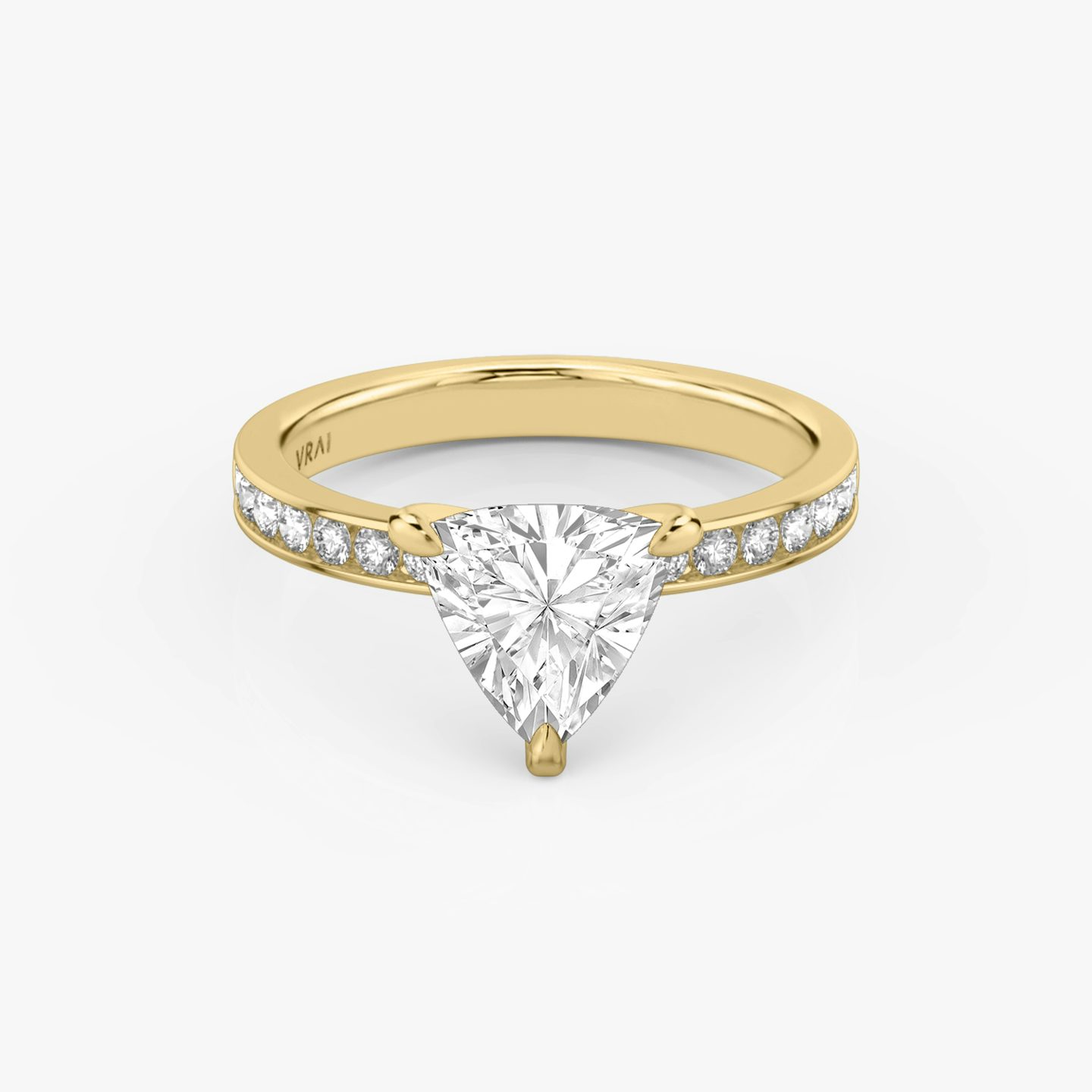 The Devotion | Trillion | 18k | Yellow Gold | bandAccent: Pavé | bandStoneShape: Round Brilliant | bandStoneStyle: large | diamondOrientation: vertical | caratWeight: other