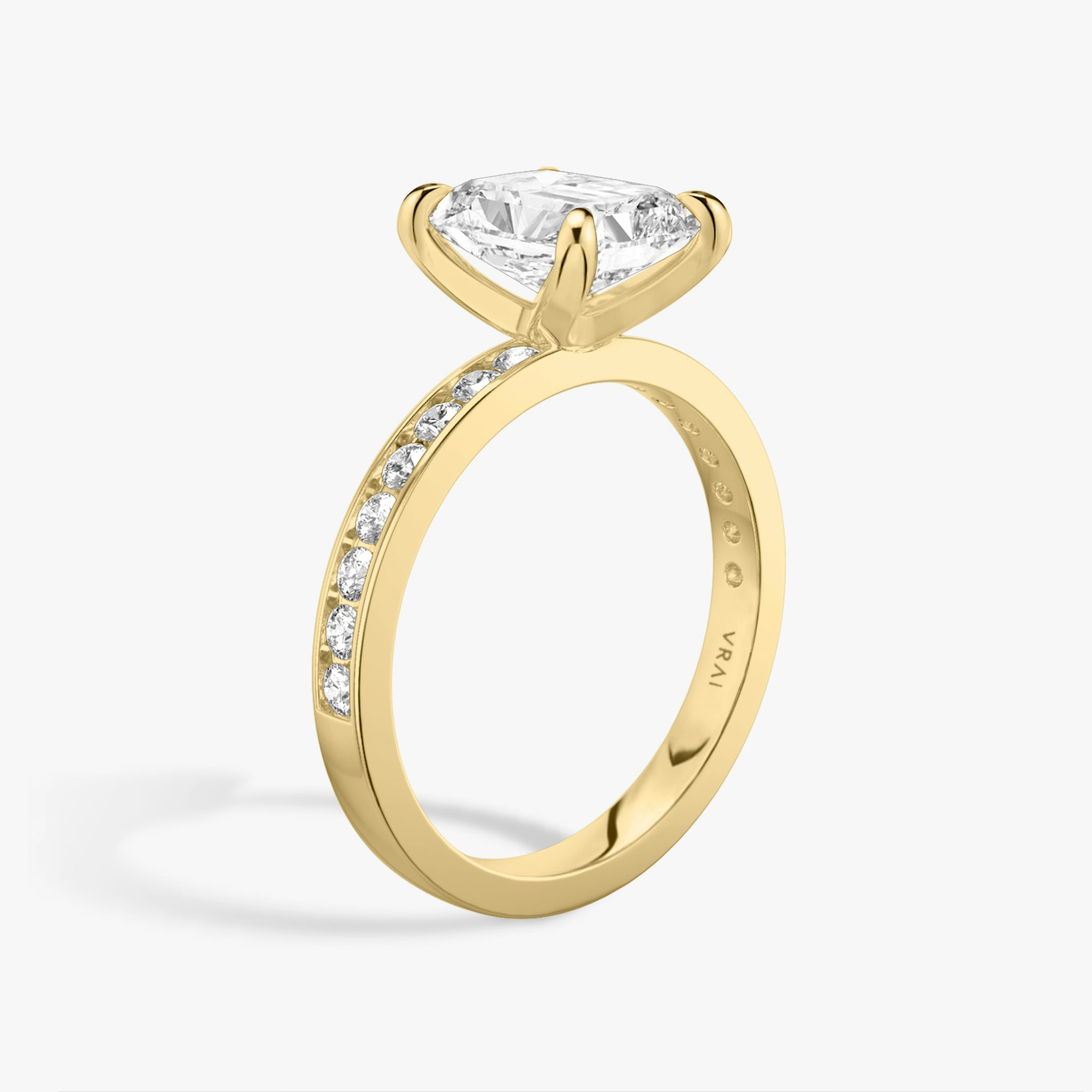 The Devotion | Radiant | 18k | Yellow Gold | bandAccent: Pavé | bandStoneShape: Round Brilliant | bandStoneStyle: large | diamondOrientation: vertical | caratWeight: other