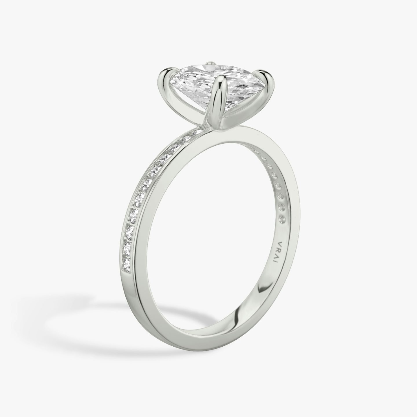 The Devotion | Oval | 18k | White Gold | bandAccent: Pavé | bandStoneShape: Round Brilliant | bandStoneStyle: original | diamondOrientation: vertical | caratWeight: other