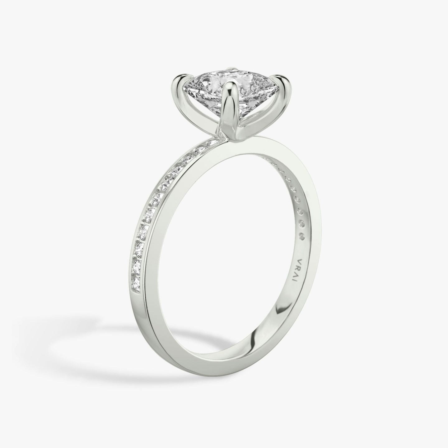 Anillo de compromiso Devotion | Asscher | 18k | Oro blanco | bandAccent: Pavé | bandStoneShape: Brillante | bandStoneStyle: original | diamondOrientation: vertical | caratWeight: other