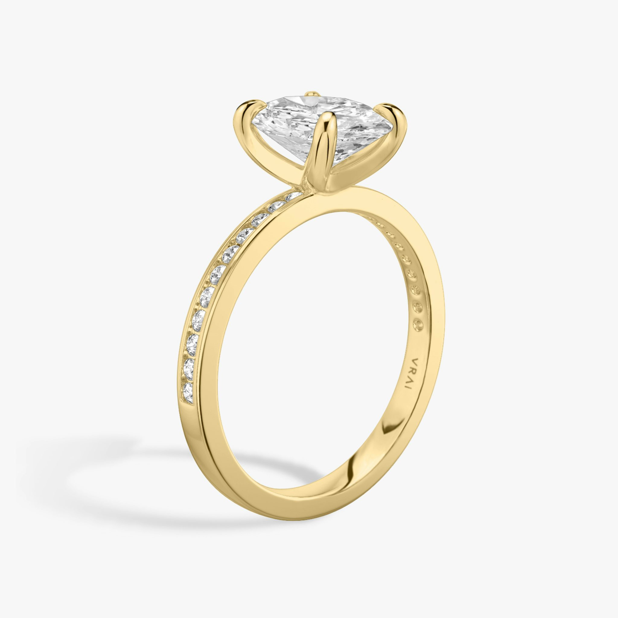 The Devotion | Oval | 18k | Yellow Gold | bandAccent: Pavé | bandStoneShape: Round Brilliant | bandStoneStyle: original | diamondOrientation: vertical | caratWeight: other