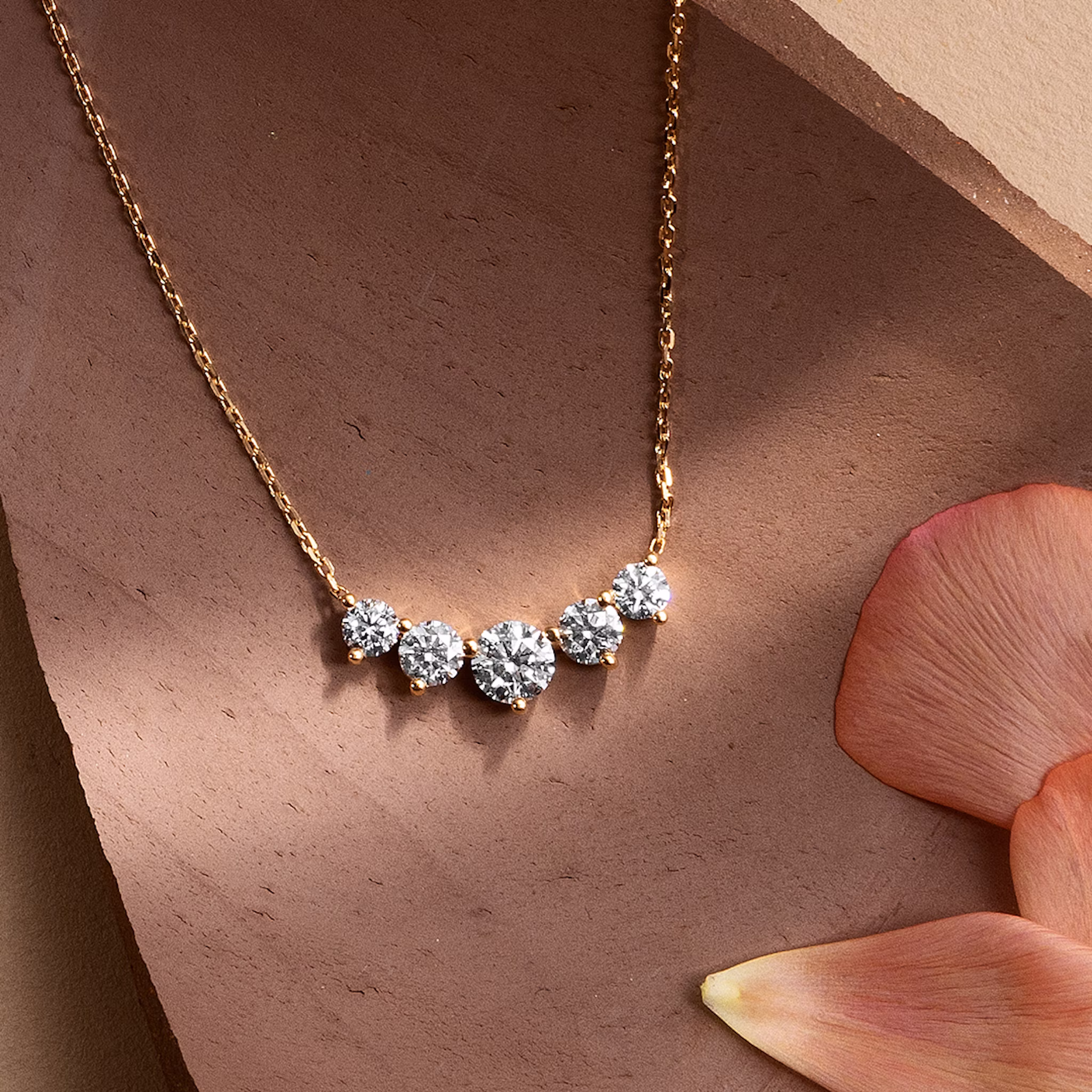 Arc Necklace | Round Brilliant | 14k | Yellow Gold | diamondCount: 5 | diamondSize: original | chainLength: 16-18