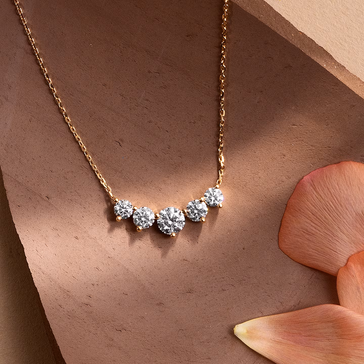 Arc Necklace | Round Brilliant | 14k | Yellow Gold | diamondCount: 5 | diamondSize: original | chainLength: 16-18