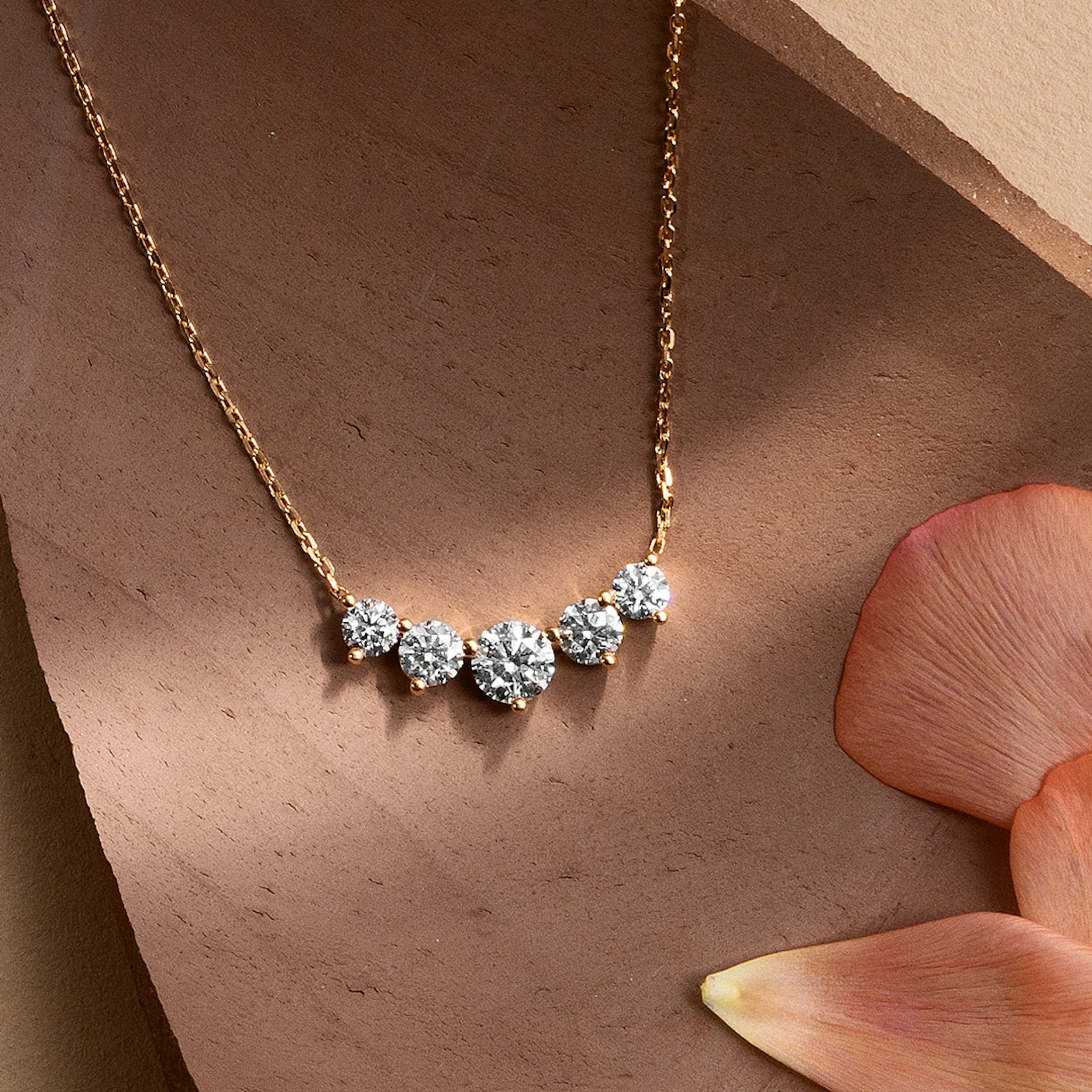 Arc Necklace | Round Brilliant | 14k | Yellow Gold | diamondCount: 5 | diamondSize: original | chainLength: 16-18