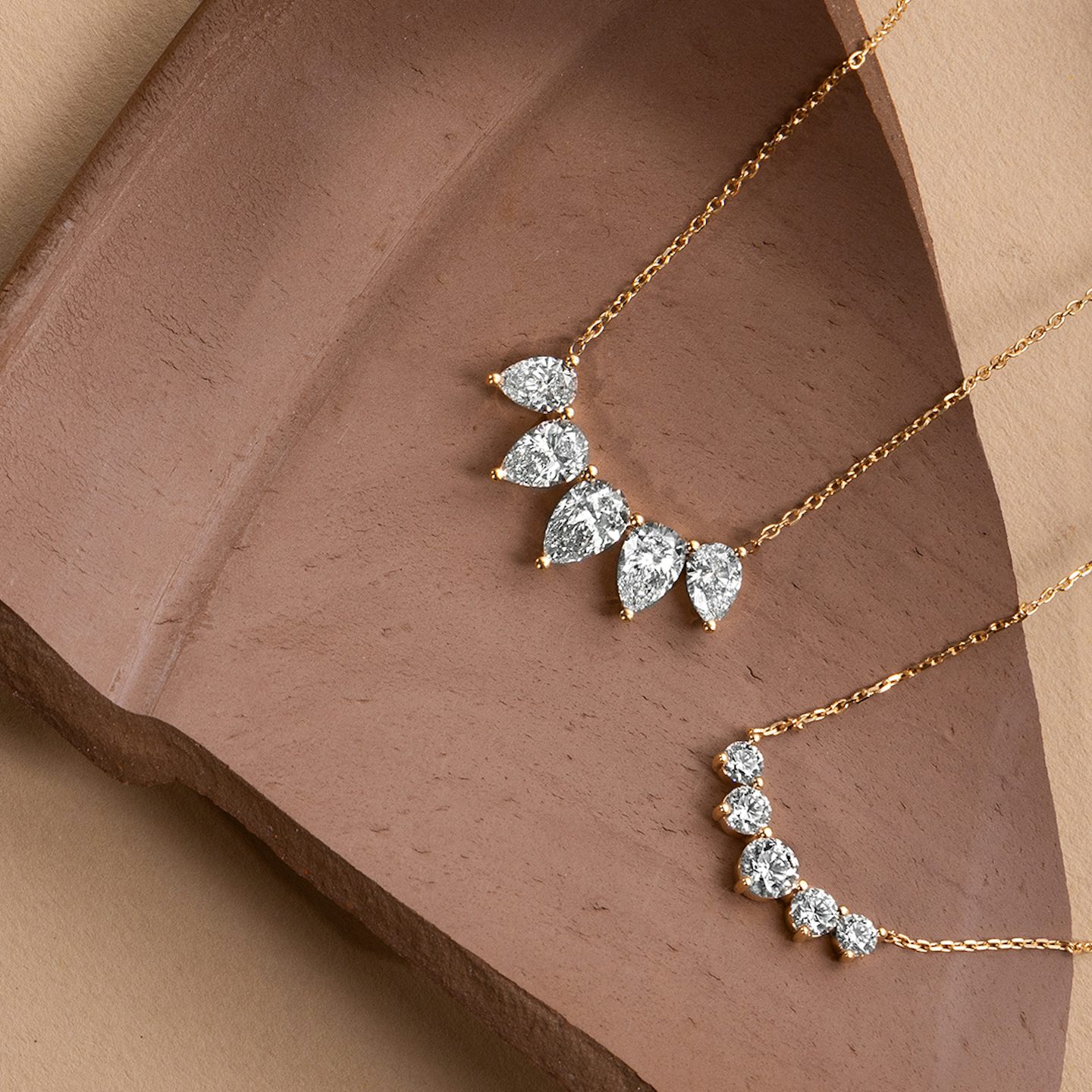 Arc Necklace | Pear | 14k | White Gold | diamondCount: 5 | diamondSize: large | chainLength: 16-18