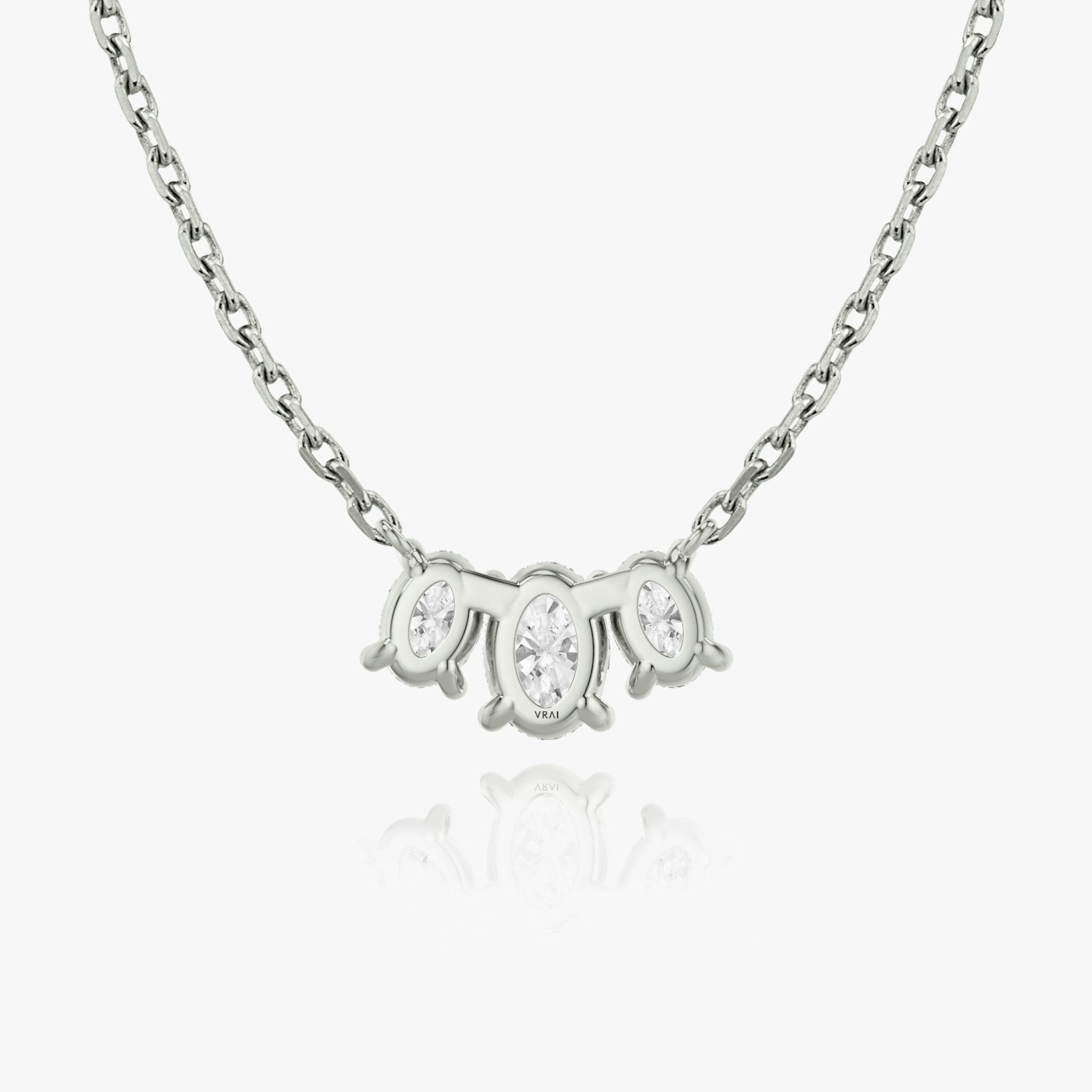 Arc Necklace | Oval | 14k | White Gold | diamondCount: 3 | diamondSize: original | chainLength: 16-18