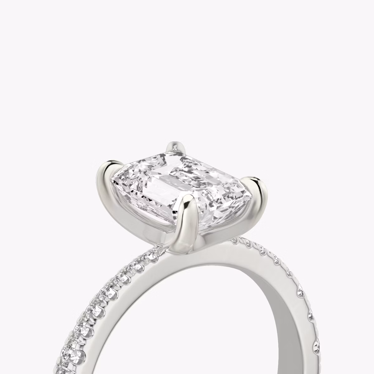 Tapered Classic | Emerald | 18k | Weißgold | bandAccent: Mit Pavé-Besatz | diamondOrientation: vertical | caratWeight: other