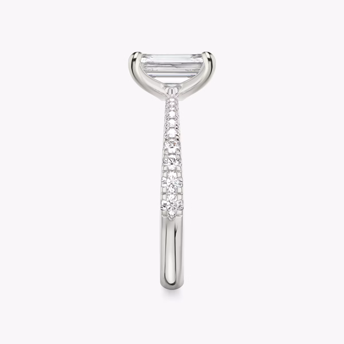 Tapered Classic | Emerald | 18k | Weißgold | bandAccent: Mit Pavé-Besatz | diamondOrientation: vertical | caratWeight: other