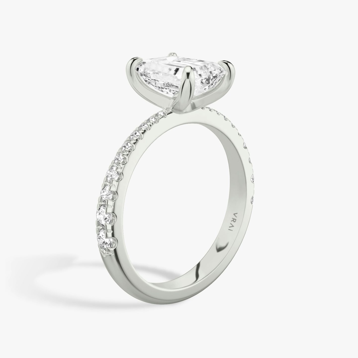 Tapered Classic | Emerald | Platin | bandAccent: Mit Pavé-Besatz | diamondOrientation: vertical | caratWeight: other