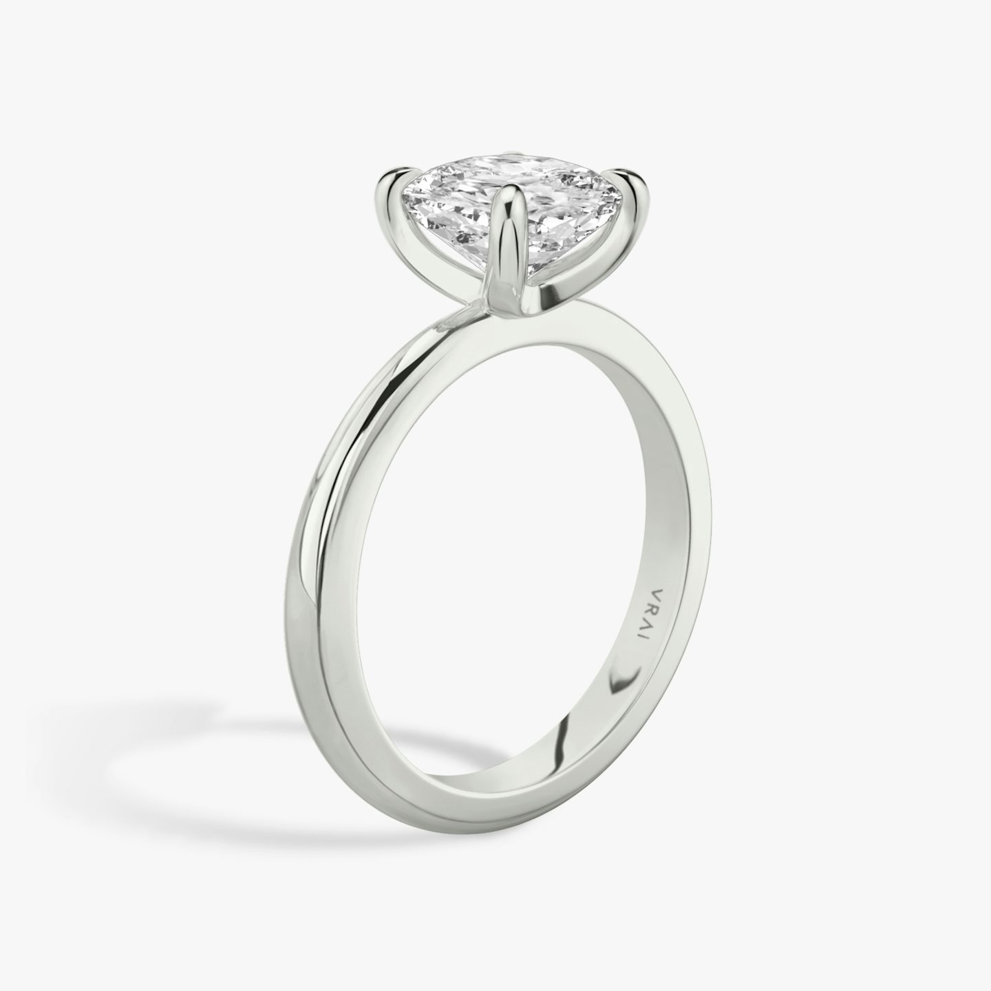 Tapered Classic | Cushion | 18k | Weißgold | bandAccent: Ohne Pavé-Besatz | diamondOrientation: vertical | caratWeight: other