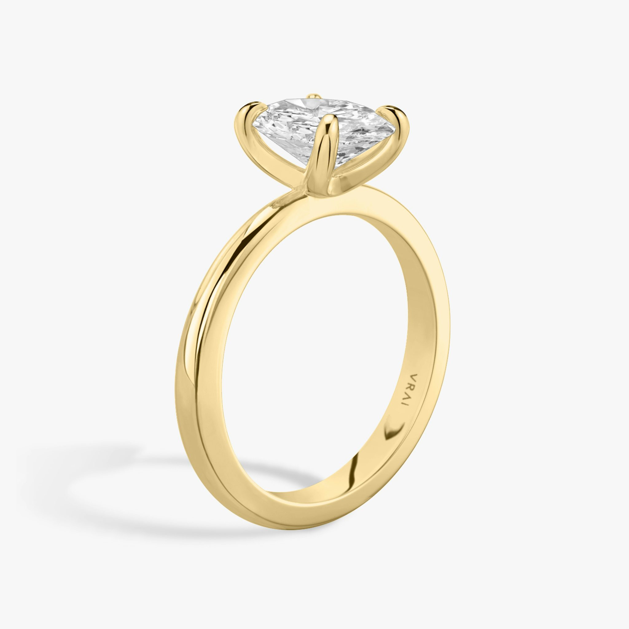 The Tapered Classic | Oval | 18k | Yellow Gold | bandAccent: Plain | diamondOrientation: vertical | caratWeight: other
