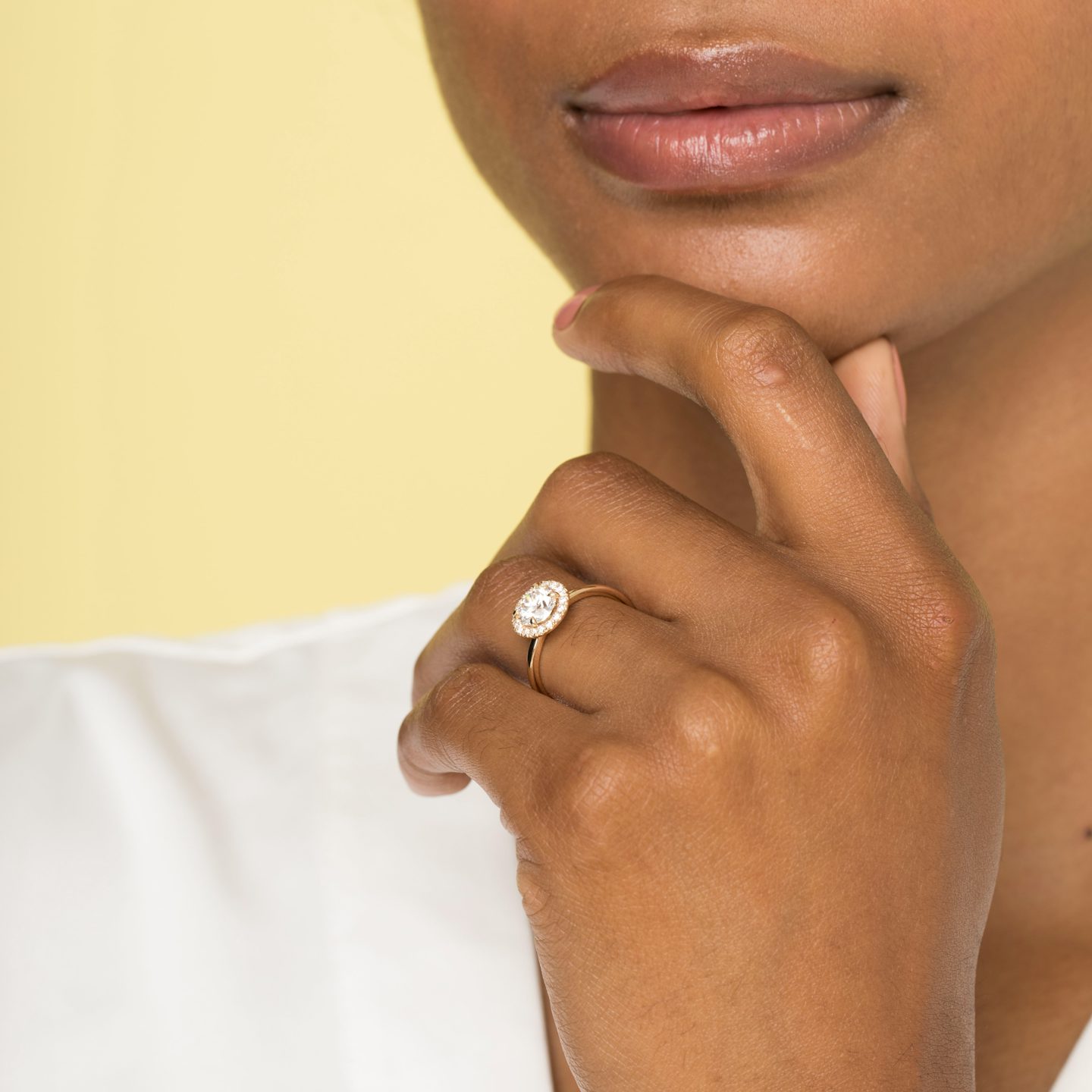 The Halo | Round Brilliant | 18k | White Gold | bandAccent: Plain | caratWeight: 1.0ct | haloSize: original | diamondOrientation: vertical