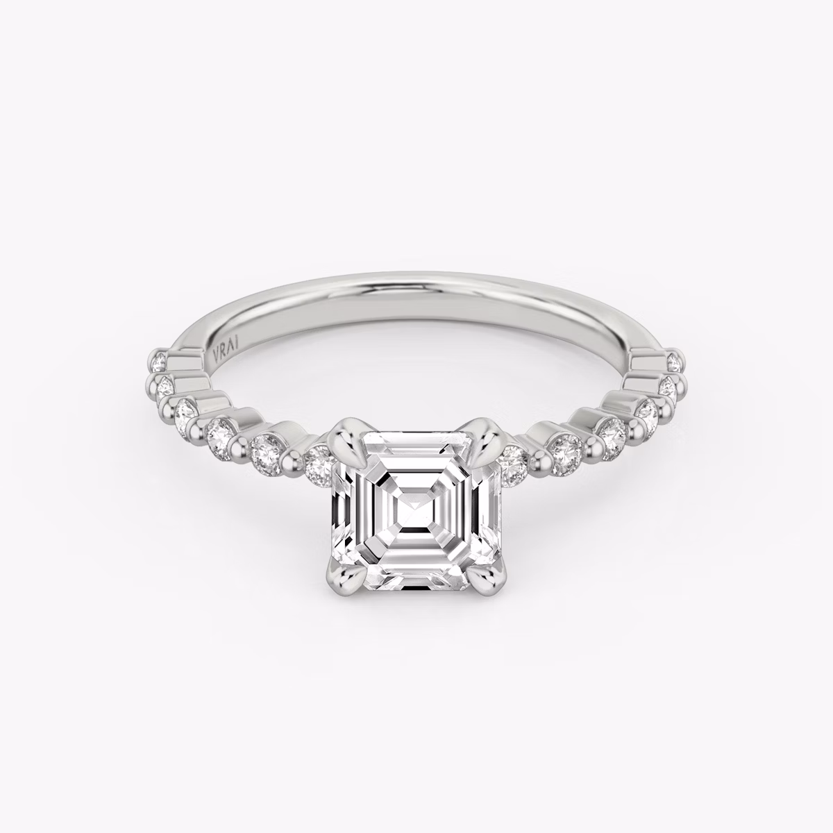 Anillo de compromiso Single Shared Prong | Asscher | 18k | Oro blanco | bandAccent: Simple | bandStoneStyle: original | diamondOrientation: vertical | caratWeight: other