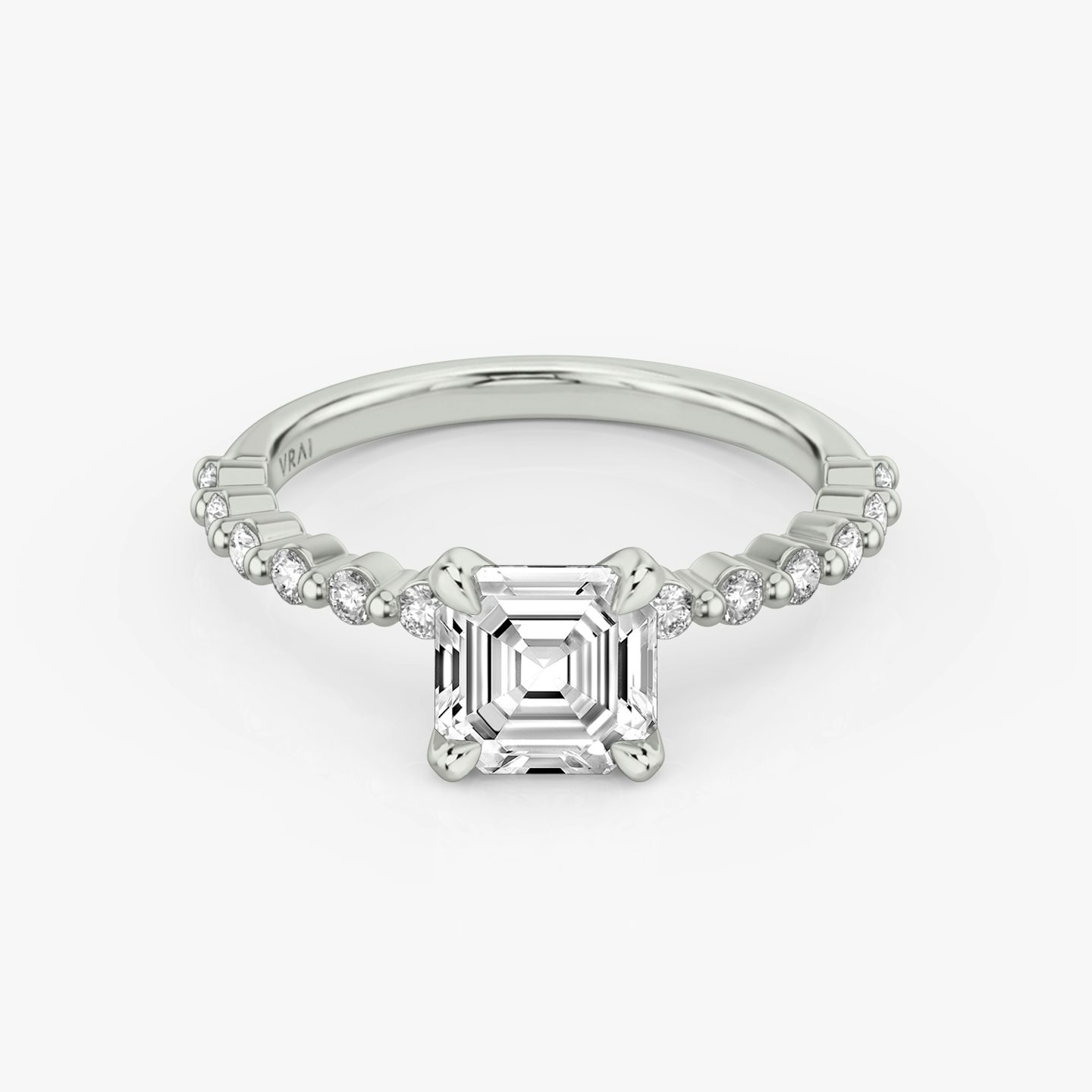 Bague de fiançailles Single Shared Prong | Asscher | 18k | Or blanc | bandAccent: Simple | bandStoneStyle: original | diamondOrientation: vertical | caratWeight: other
