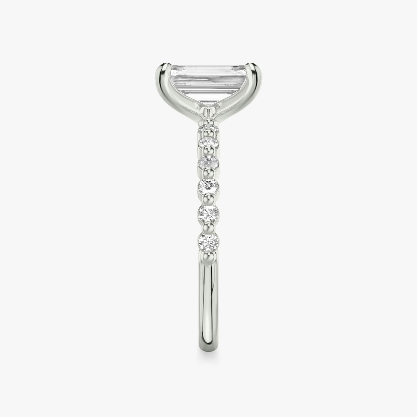 The Single Shared Prong | Emerald | Platinum | bandAccent: Plain | bandStoneStyle: original | diamondOrientation: vertical | caratWeight: other
