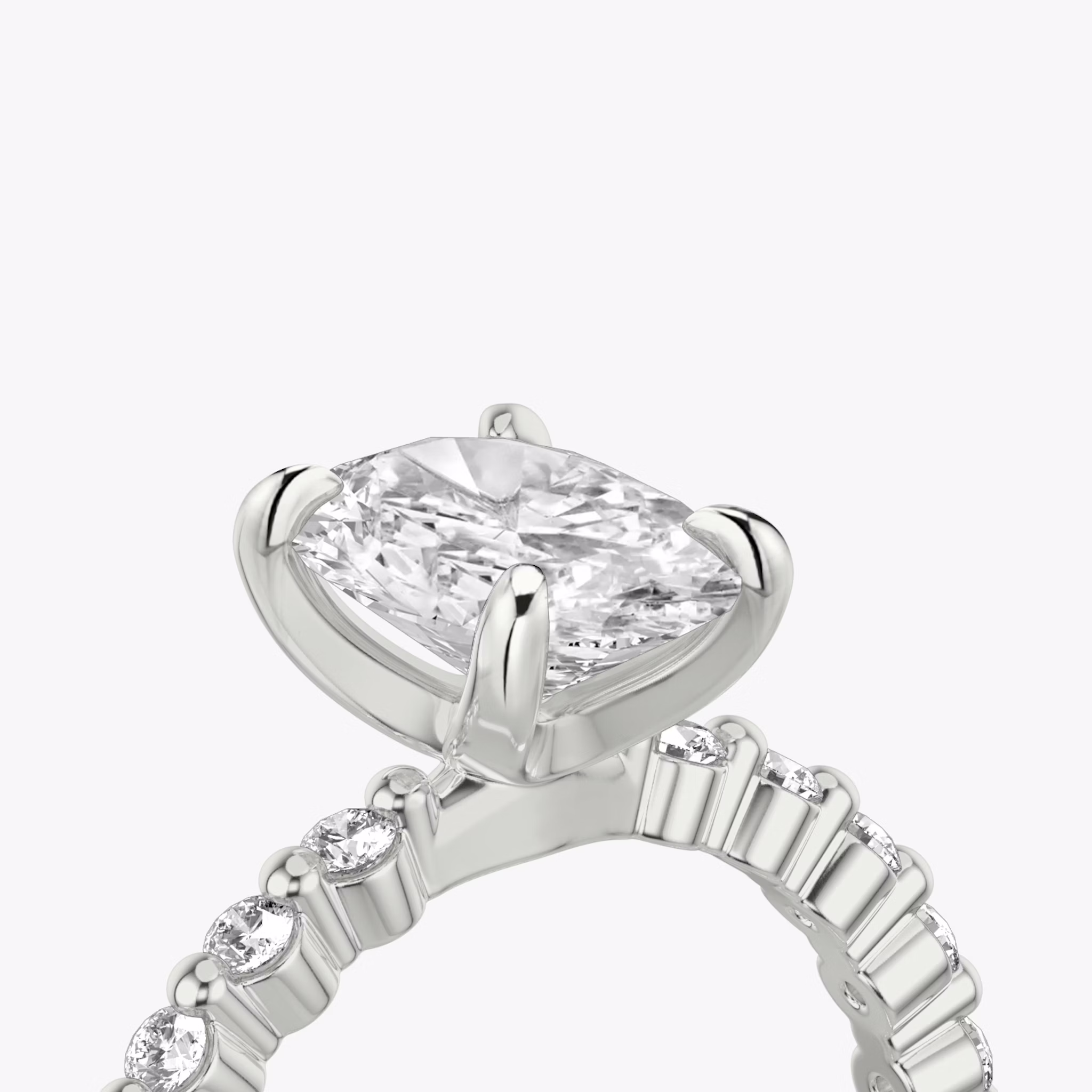 The Single Shared Prong | Oval | Platinum | bandAccent: Plain | bandStoneStyle: original | diamondOrientation: vertical | caratWeight: other
