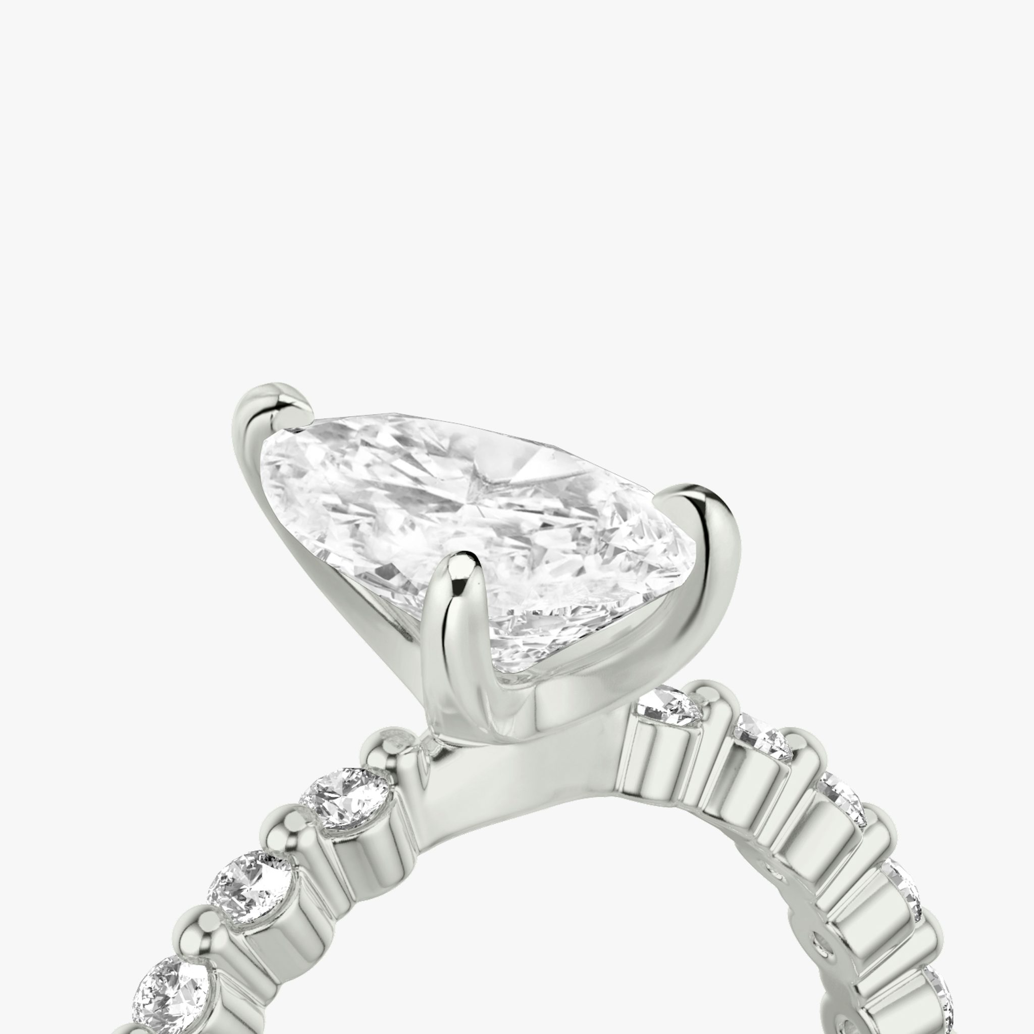The Single Shared Prong | Pear | 18k | White Gold | bandAccent: Plain | bandStoneStyle: original | diamondOrientation: vertical | caratWeight: other