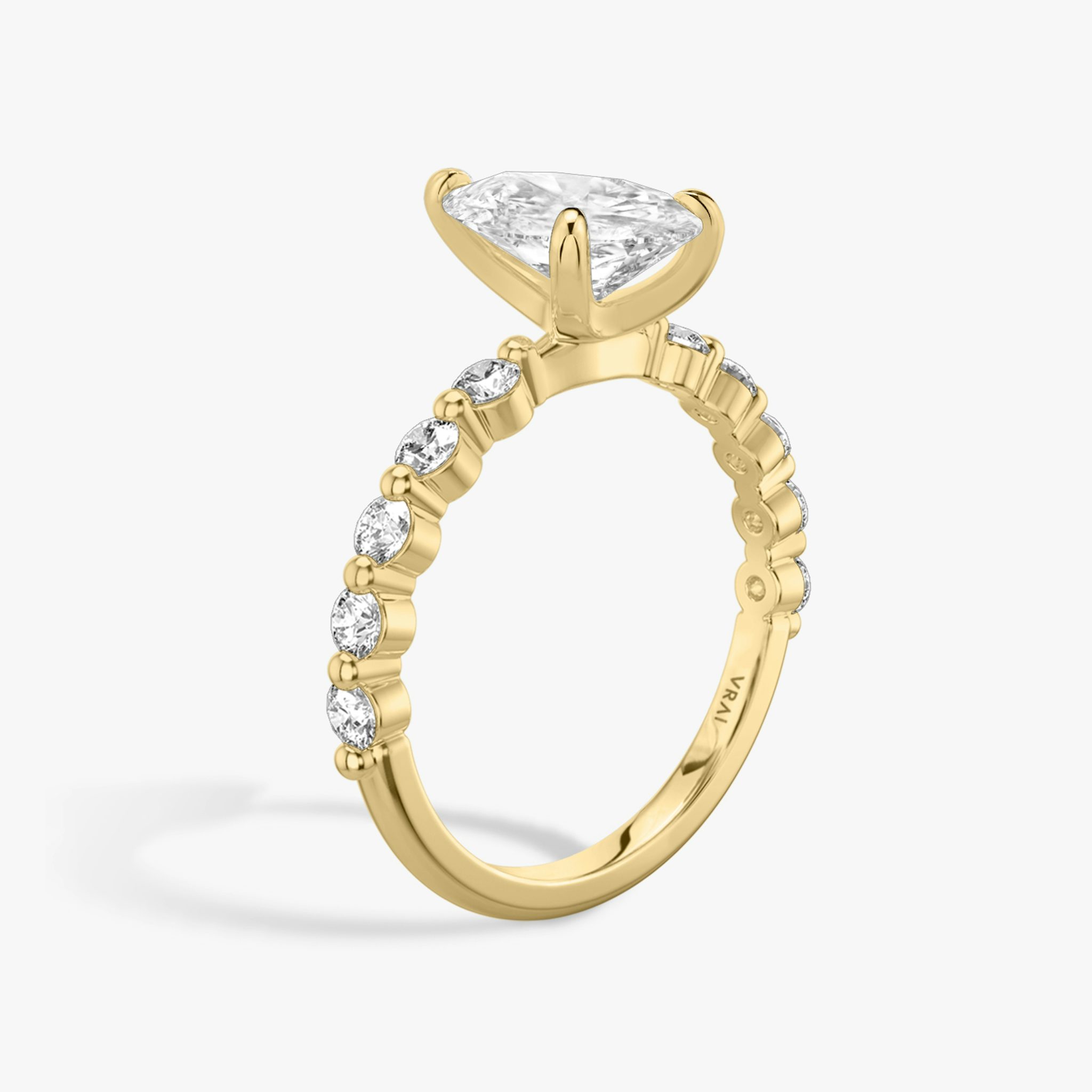 The Single Shared Prong | Pear | 18k | Yellow Gold | bandAccent: Plain | bandStoneStyle: large | diamondOrientation: vertical | caratWeight: other