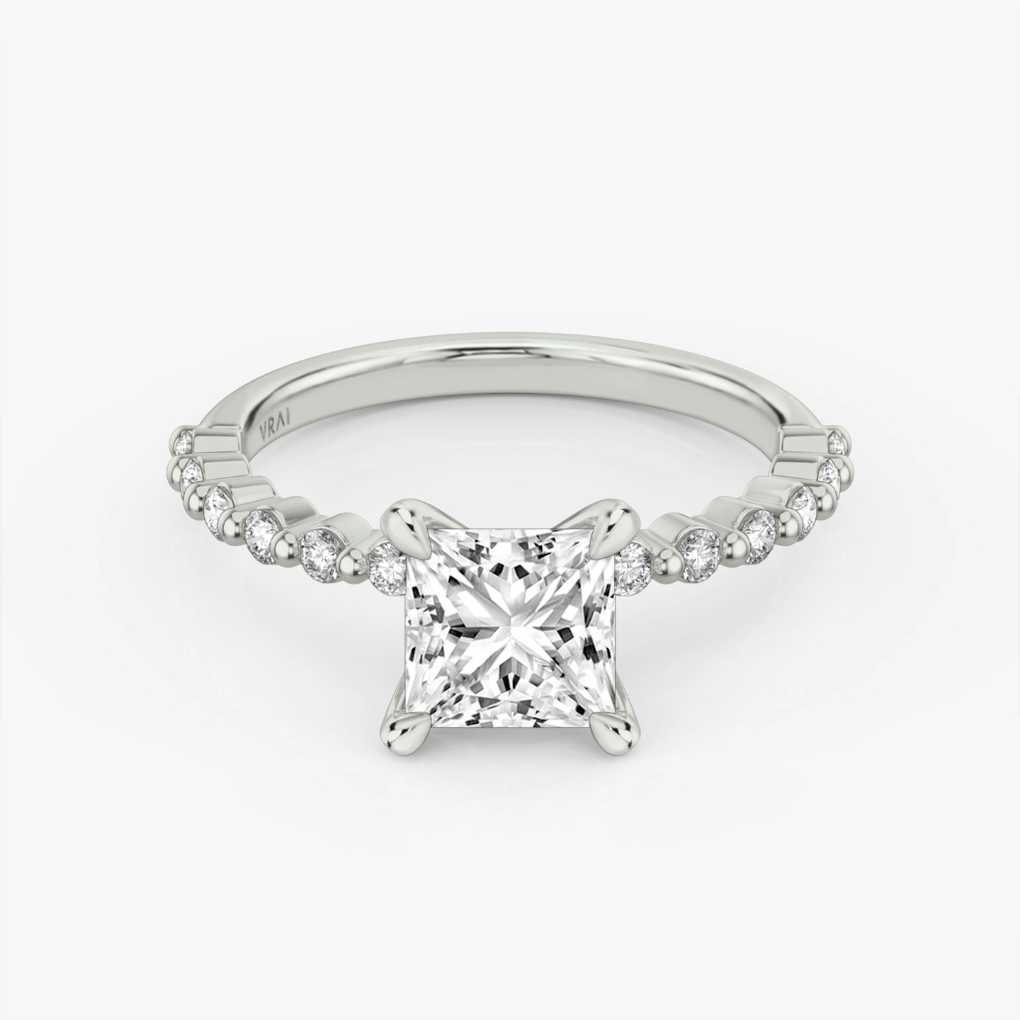 The Single Shared Prong | Princess | 18k | White Gold | bandAccent: Plain | bandStoneStyle: original | diamondOrientation: vertical | caratWeight: other