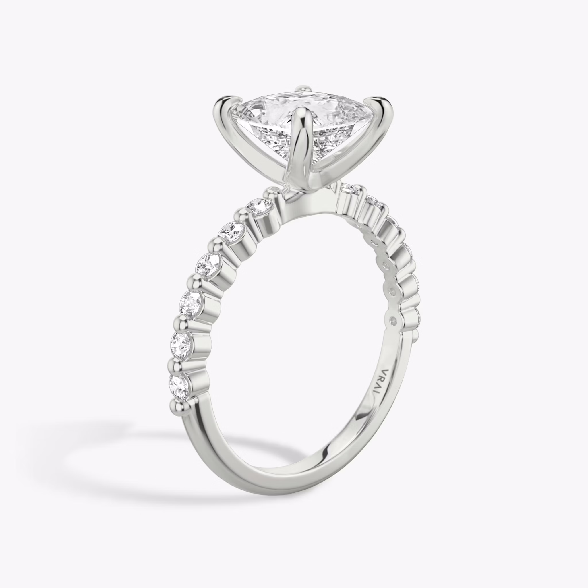 The Single Shared Prong | Princess | 18k | White Gold | bandAccent: Plain | bandStoneStyle: original | diamondOrientation: vertical | caratWeight: other