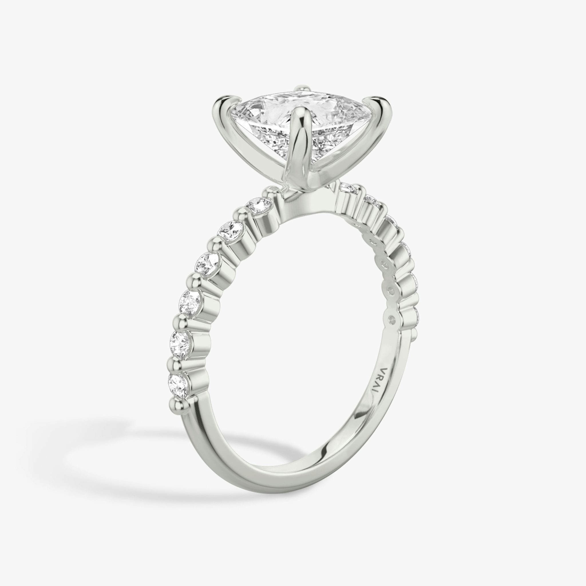 The Single Shared Prong | Princess | 18k | White Gold | bandAccent: Plain | bandStoneStyle: original | diamondOrientation: vertical | caratWeight: other