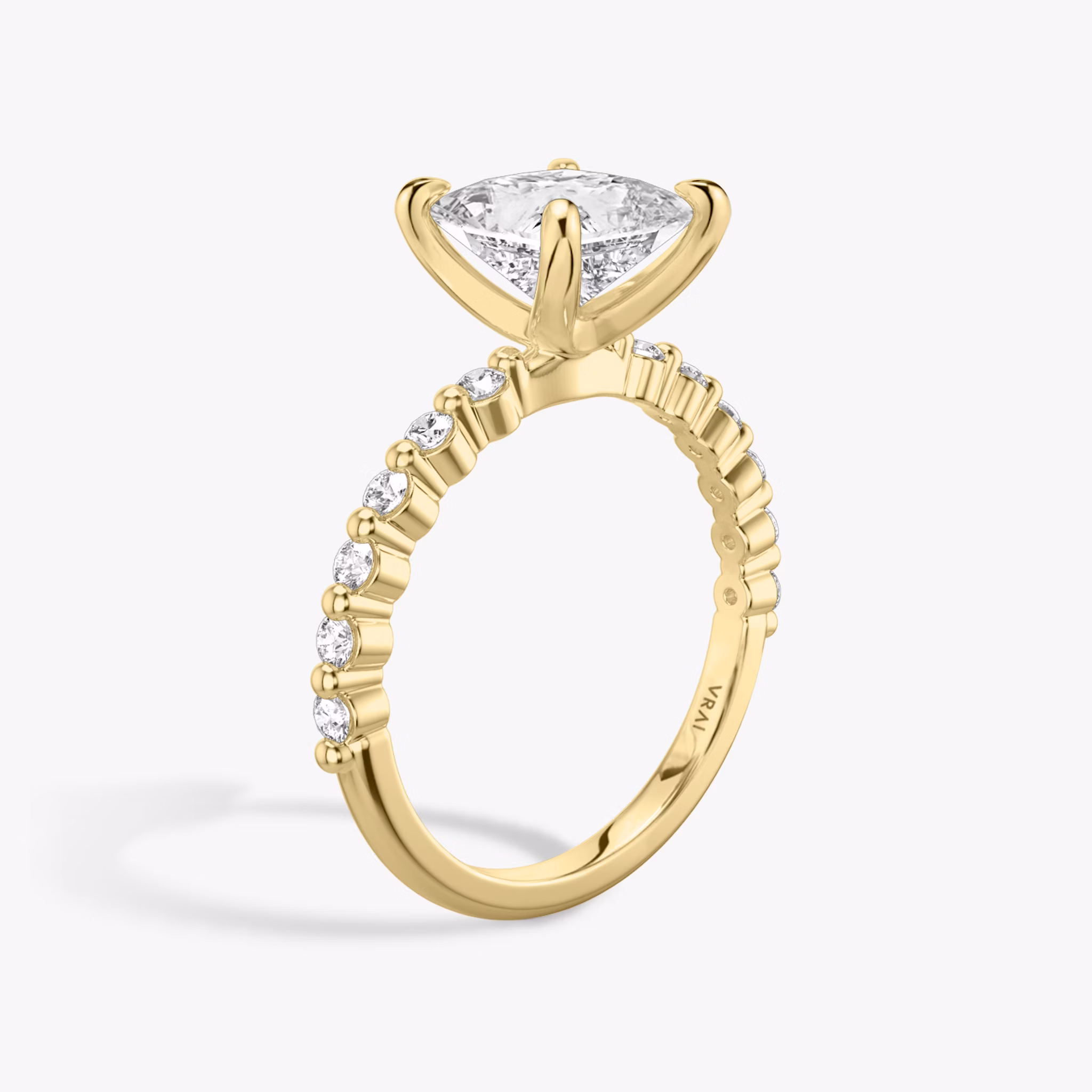 The Single Shared Prong | Princess | 18k | Yellow Gold | bandAccent: Plain | bandStoneStyle: original | diamondOrientation: vertical | caratWeight: other