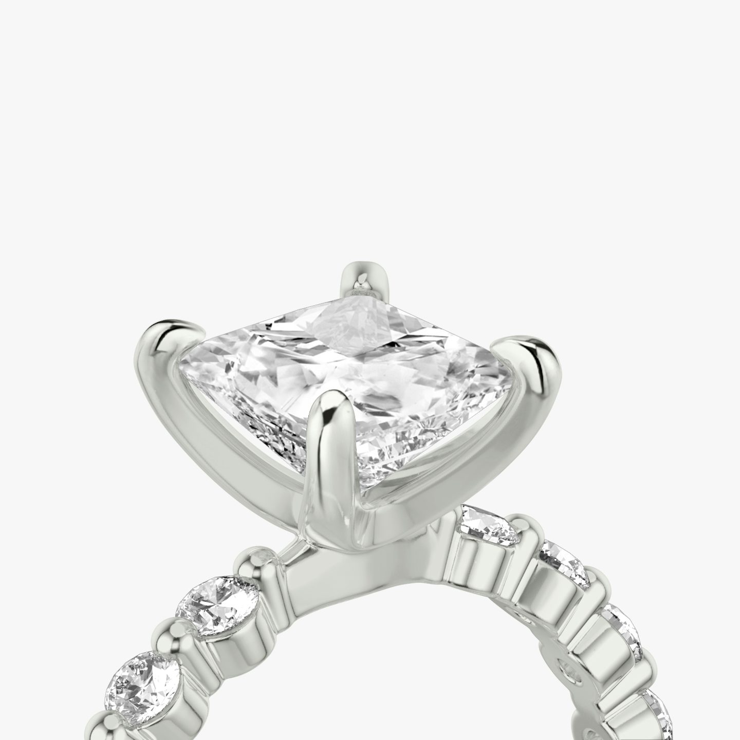 The Single Shared Prong | Princess | Platinum | bandAccent: Plain | bandStoneStyle: large | diamondOrientation: vertical | caratWeight: other