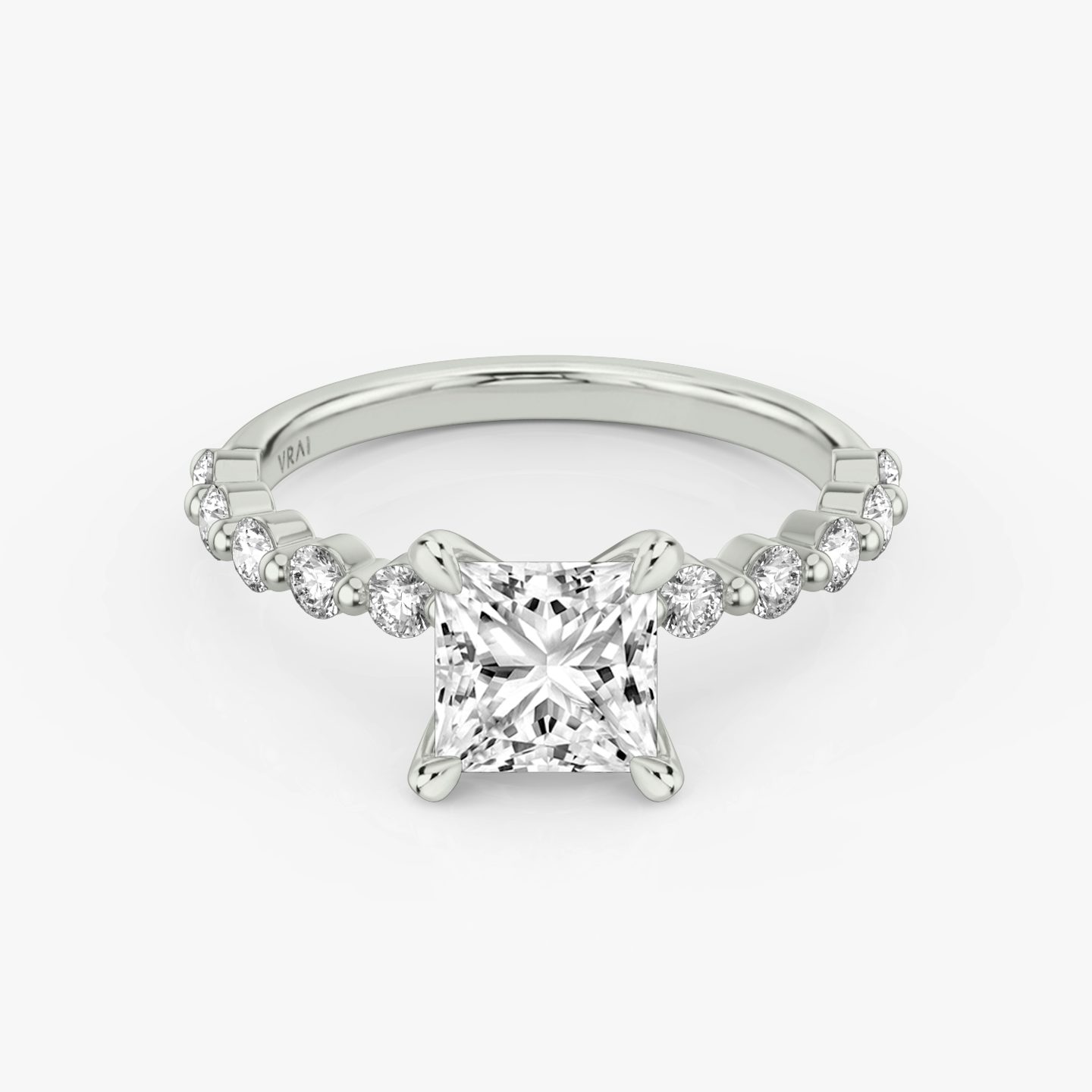 The Single Shared Prong | Princess | Platinum | bandAccent: Plain | bandStoneStyle: large | diamondOrientation: vertical | caratWeight: other