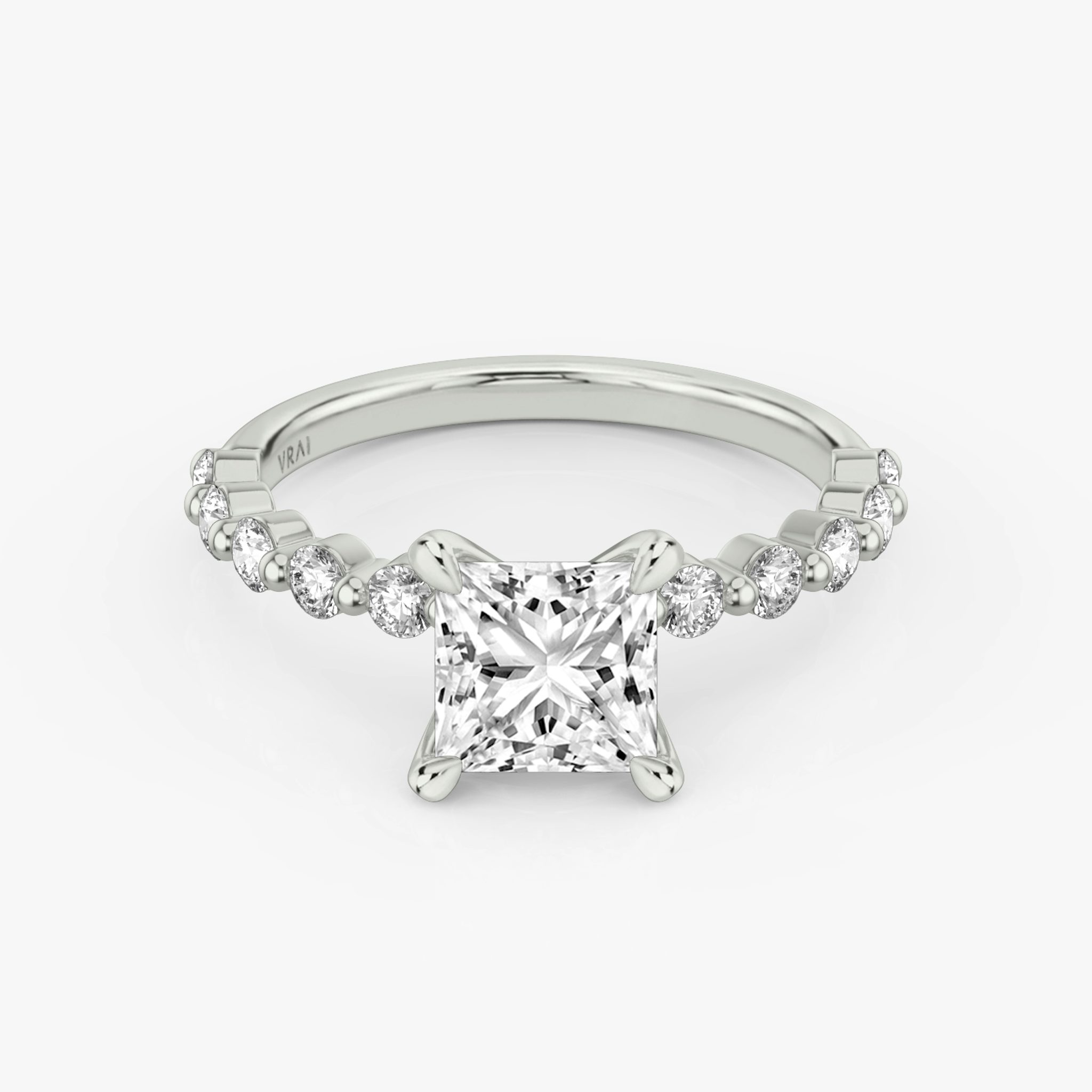 The Single Shared Prong | Princess | 18k | White Gold | bandAccent: Plain | bandStoneStyle: large | diamondOrientation: vertical | caratWeight: other