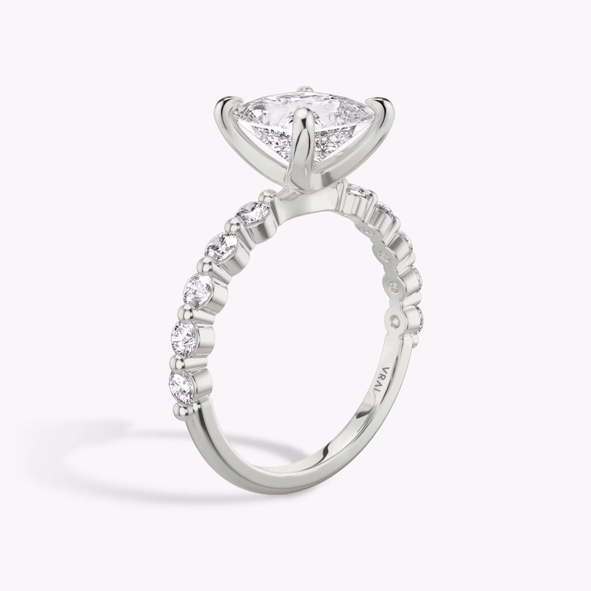 The Single Shared Prong | Princess | 18k | White Gold | bandAccent: Plain | bandStoneStyle: large | diamondOrientation: vertical | caratWeight: other
