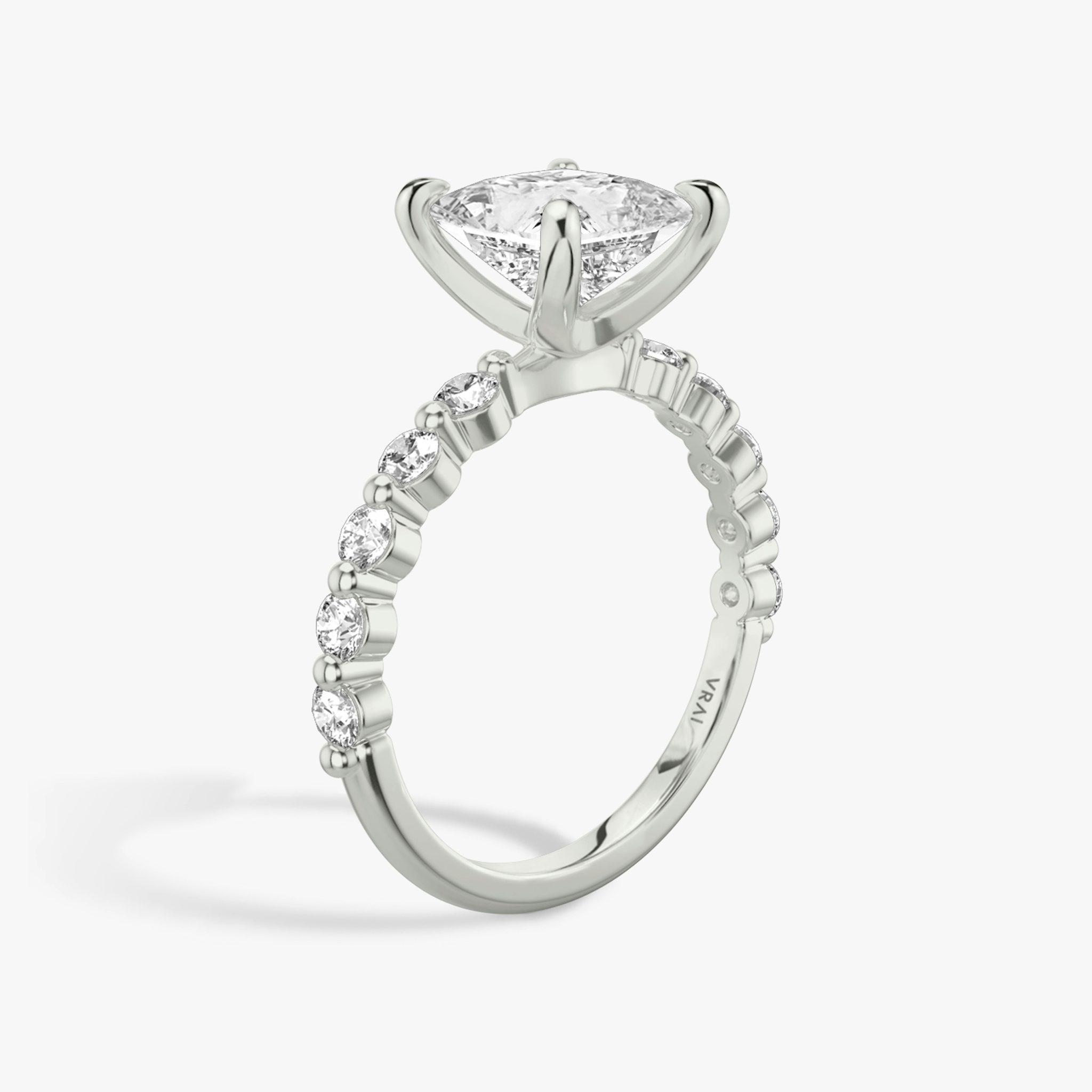 The Single Shared Prong | Princess | 18k | White Gold | bandAccent: Plain | bandStoneStyle: large | diamondOrientation: vertical | caratWeight: other